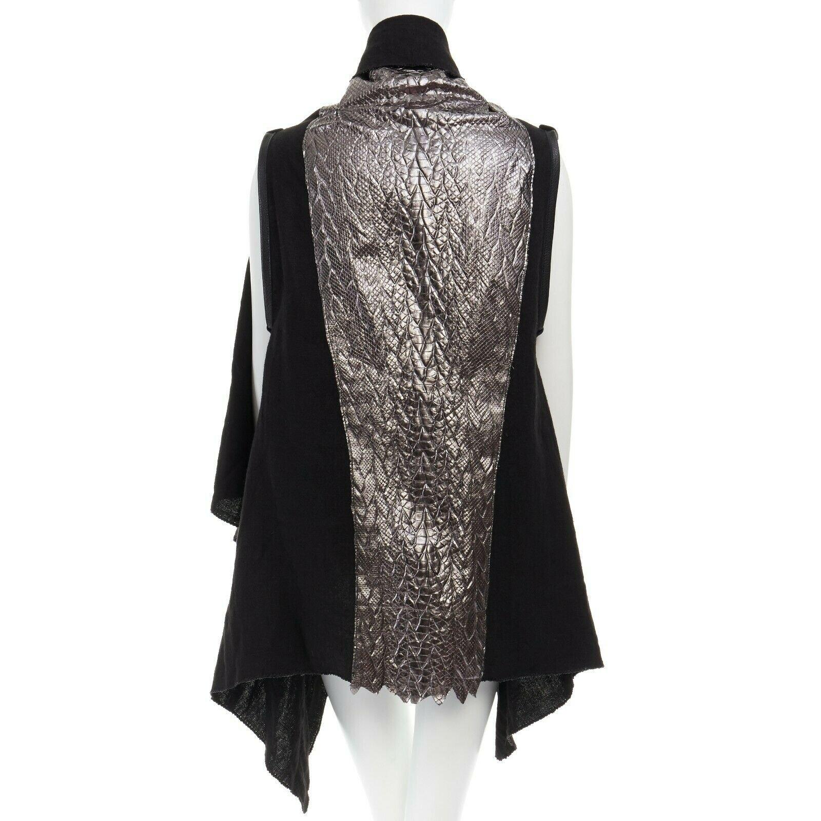 Nero SIMONA TAGLIAFERRI gilet in lino drappeggiato in pelle pitonata nera argento M