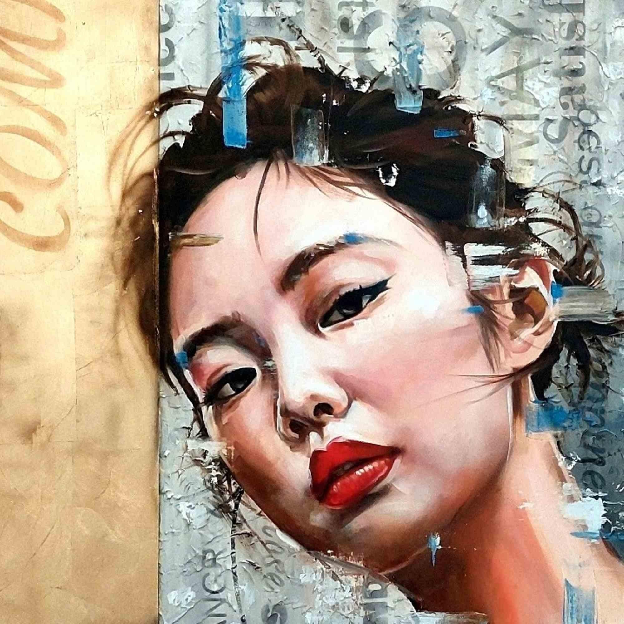 Okurimono bedeutet auf Japanisch Geschenk. Es ist das Porträt eines jungen Mädchens, das hinter einem goldenen Glas auf jemanden wartet, dem sie Rosen schenken wird. Die Wand im Hintergrund ist mit Graffiti und modellierbarer Acrylpaste verziert und