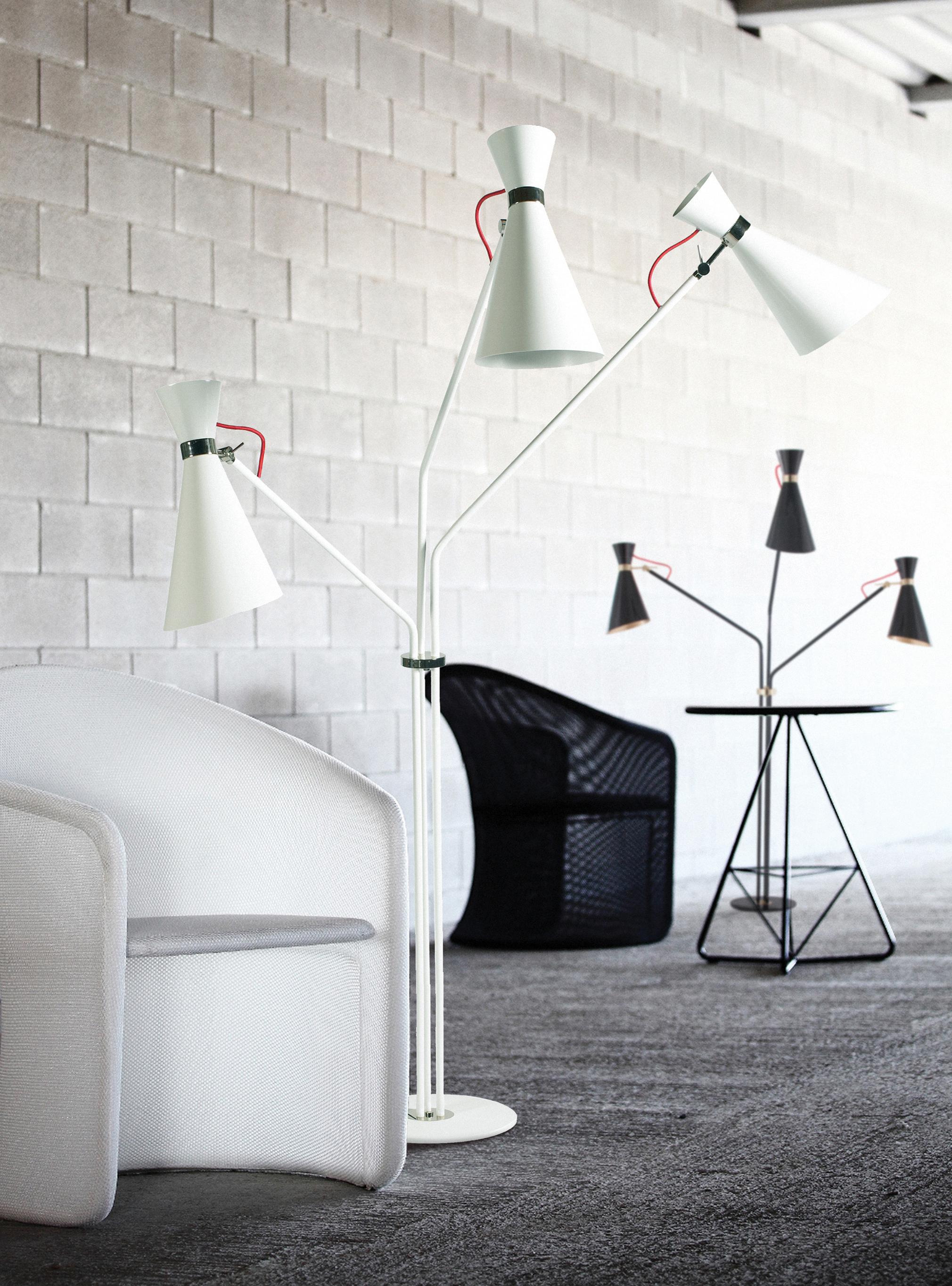 Contemporary Simone Floor Lamp in Bass with Black Details For Sale
