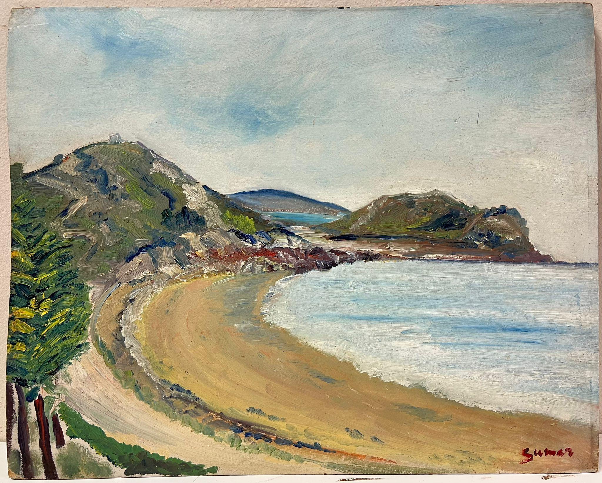 Curving Coastal Bay mit Felsen Cliffs Sandy Shoreline Schöne Meereslandschaft – Painting von Simone Forge