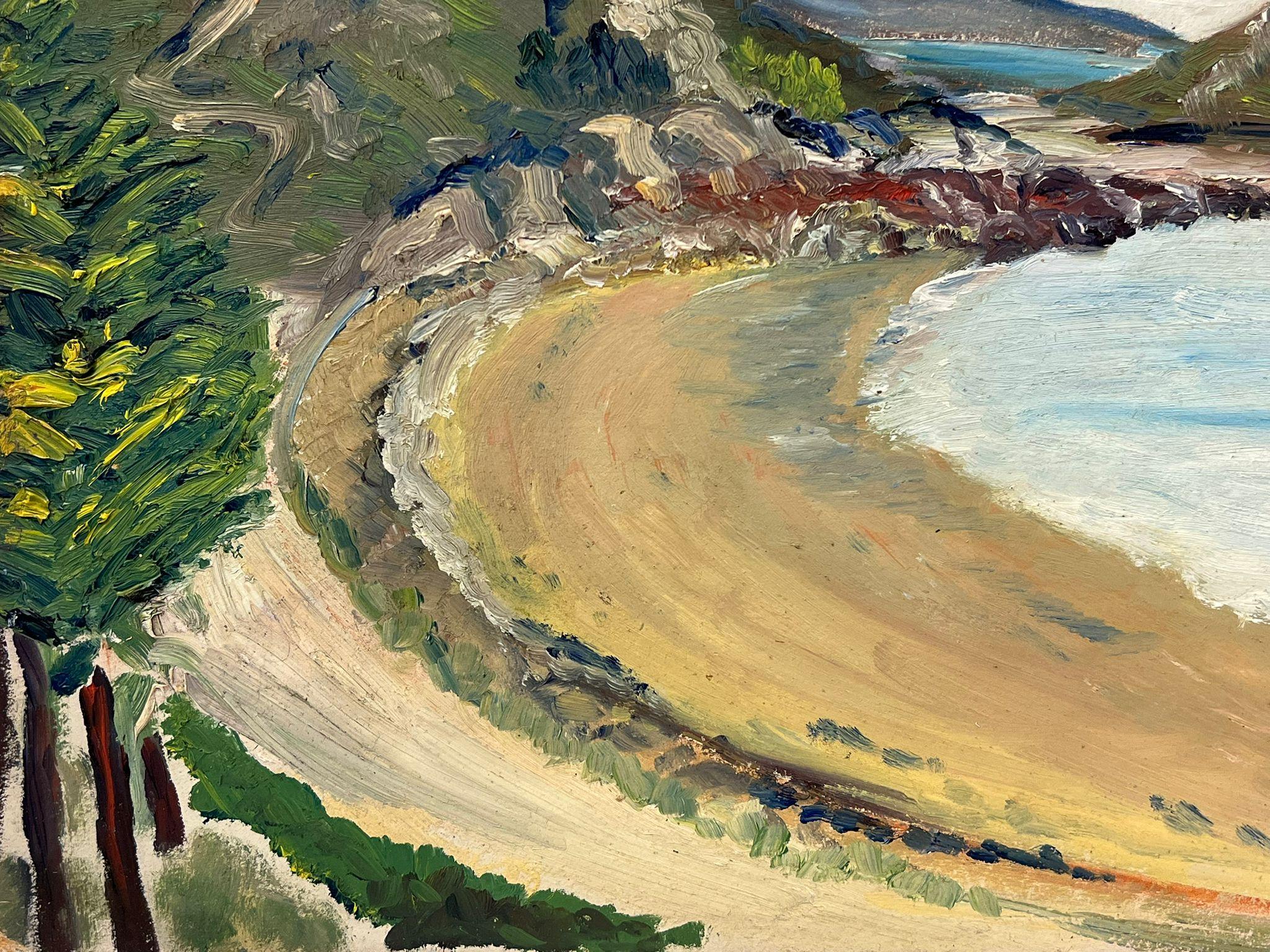 Curving Coastal Bay mit Felsen Cliffs Sandy Shoreline Schöne Meereslandschaft (Impressionismus), Painting, von Simone Forge