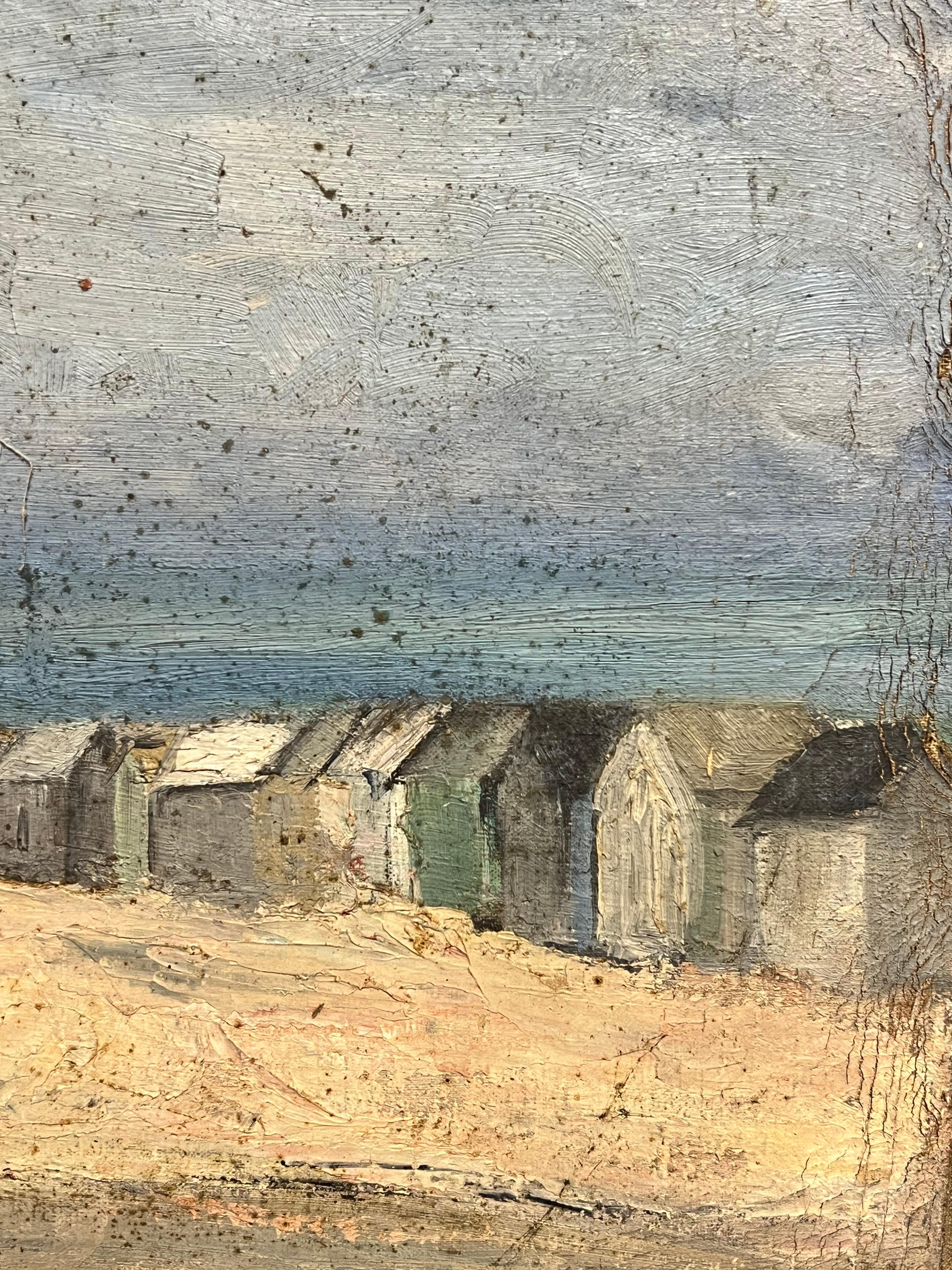 Scène côtière vintage avec huttes de plage altérées le long d'une côte de sable - Impressionnisme Painting par Simone Forge