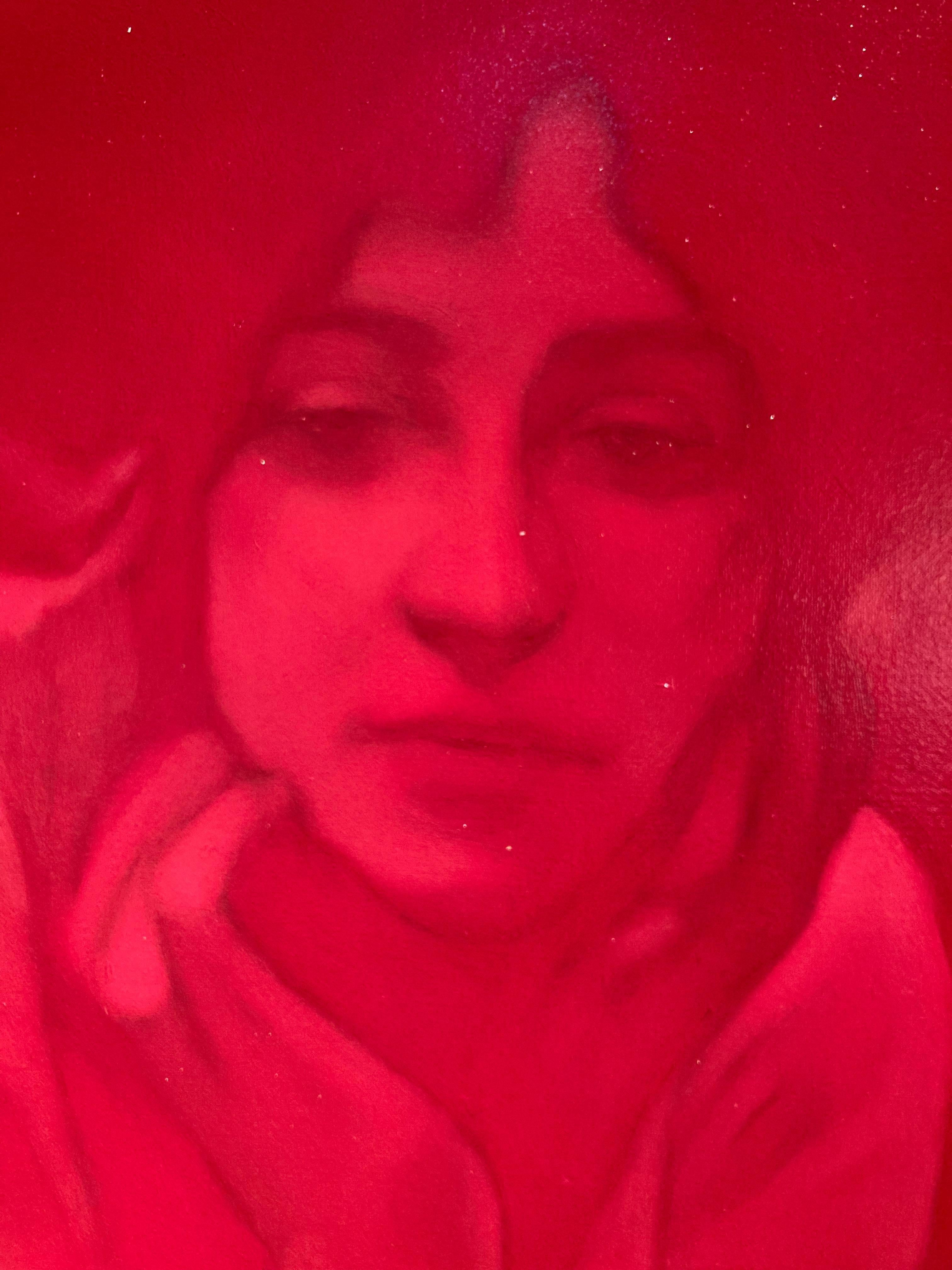 Modello di donna rossa seduta  - ritratto ad olio realizzato in Italia dal pittore Geraci - Painting Contemporaneo di Simone Geraci