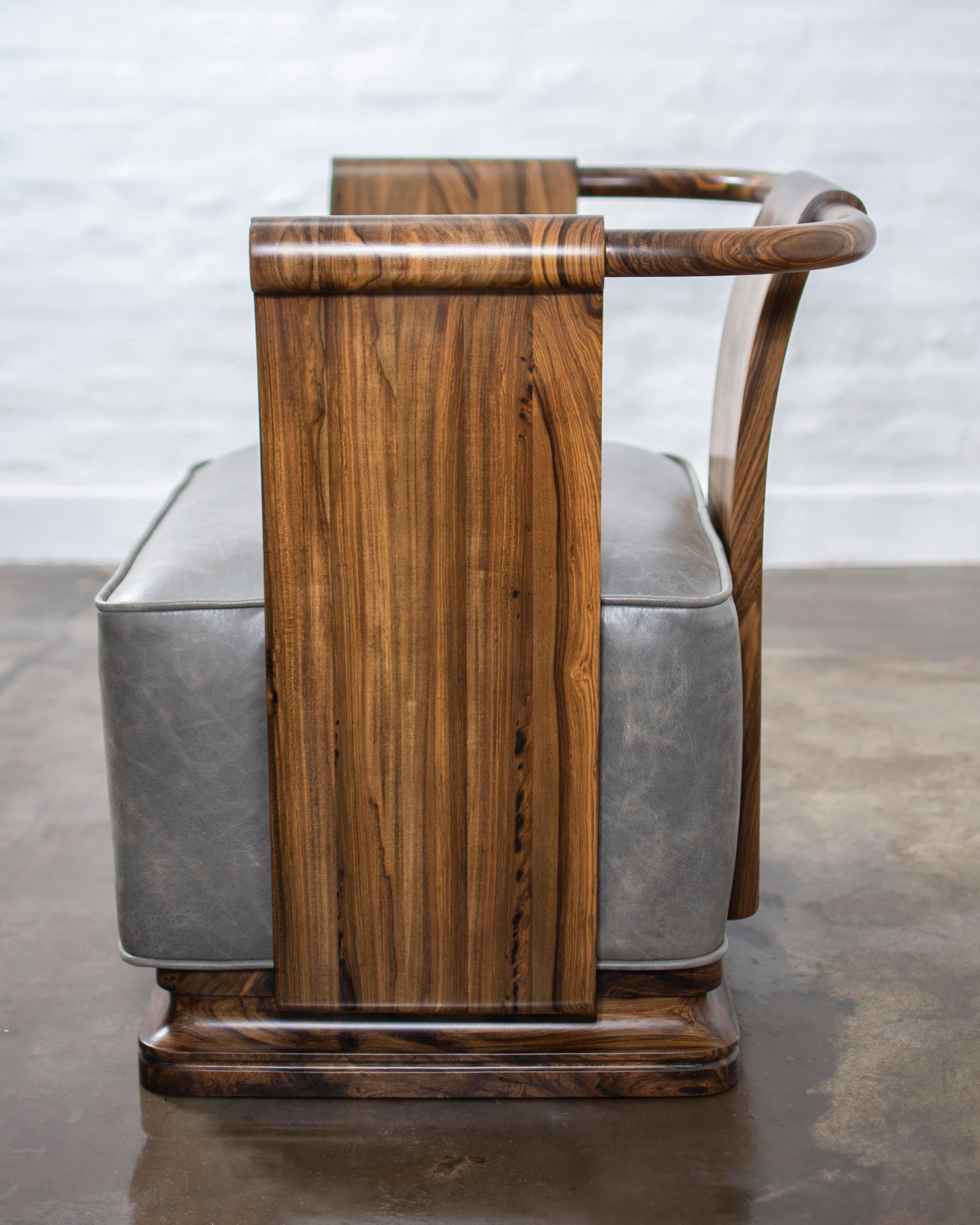 Loungesessel aus massivem Argentinischem Palisanderholz aus Leder von Costantini (Holzarbeit) im Angebot