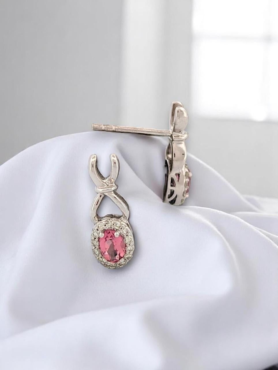Simone Boucles d'oreilles en or blanc 10 carats avec tourmaline rose naturelle Neuf - En vente à Greeneville, TN