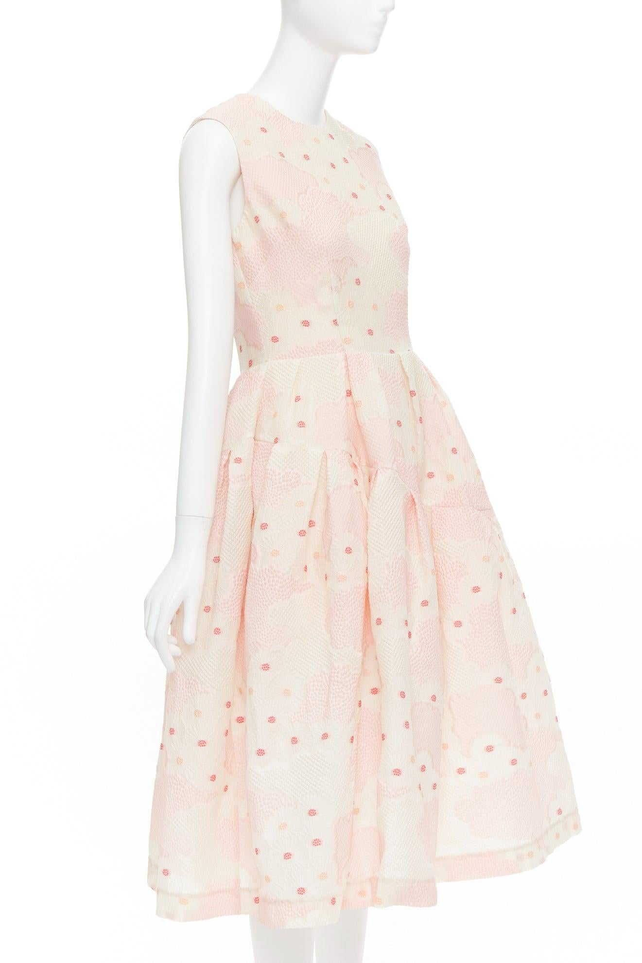 SIMONE ROCHA Kimono pink silk cotton blend floral cloque midi dress UK10 M
Reference: LACG/A00453
Brand: Simone Rocha
Collection: Kimono
Material: Silk, Cotton, Blend
Color: Pink
Pattern: Floral
Closure: Zip
Lining: Pink Fabric
Extra Details: Back