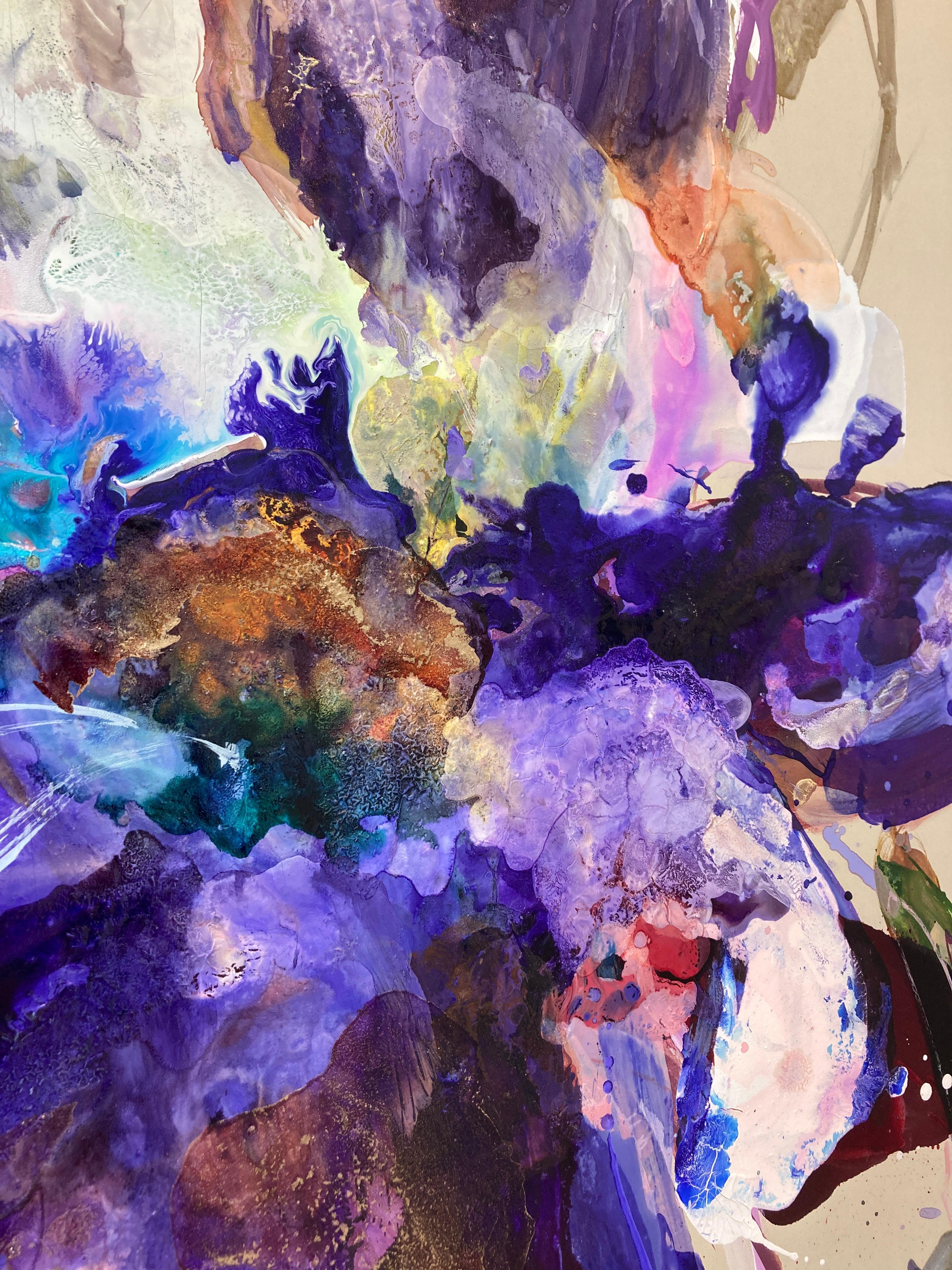 Iris - Gray Figurative Painting by Simone Theelen