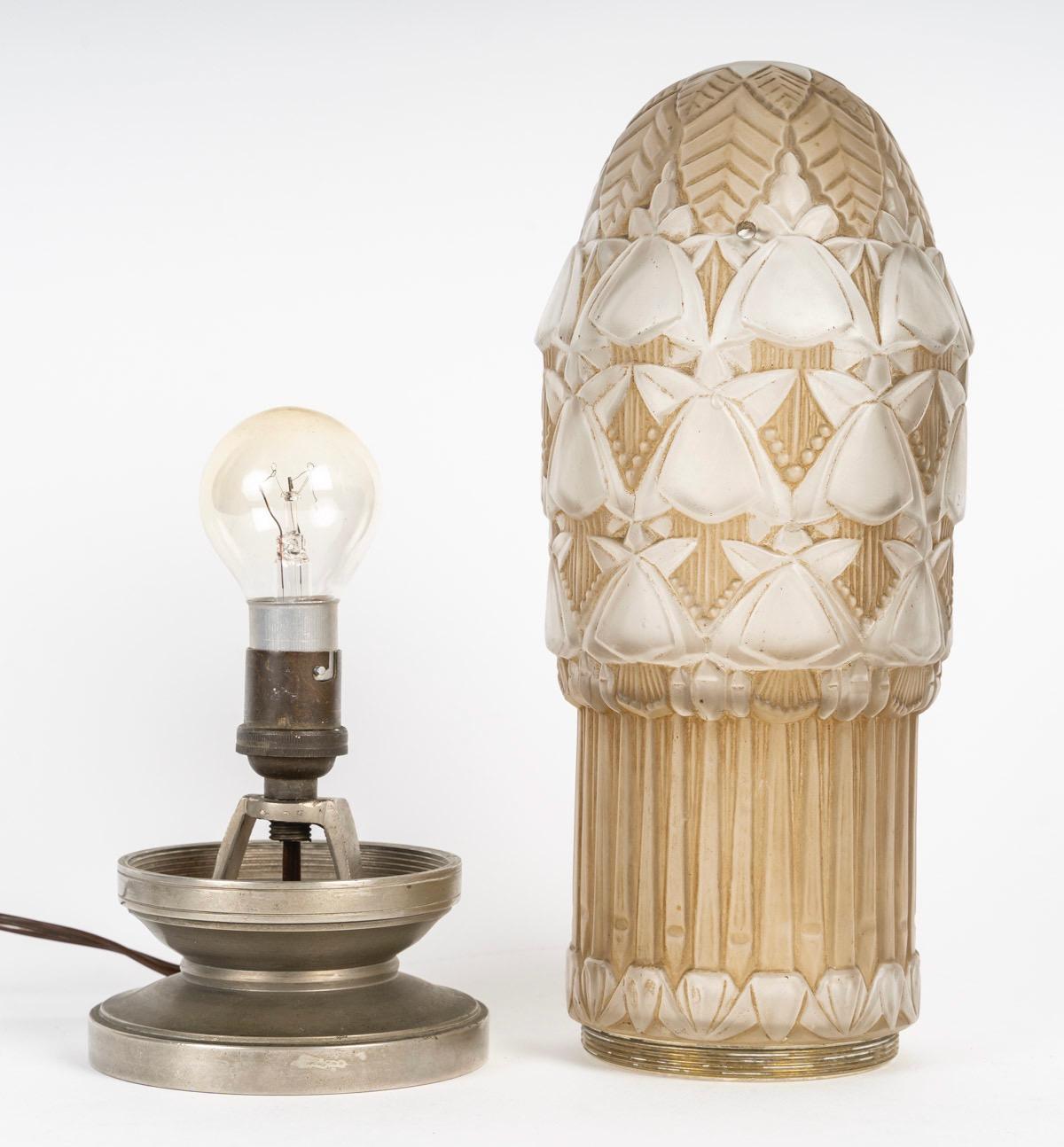 Simonet Frères Éditeurs y Henri Dieupart, Lámpara eléctrica Veilleuse, hacia 1930 Latón en venta