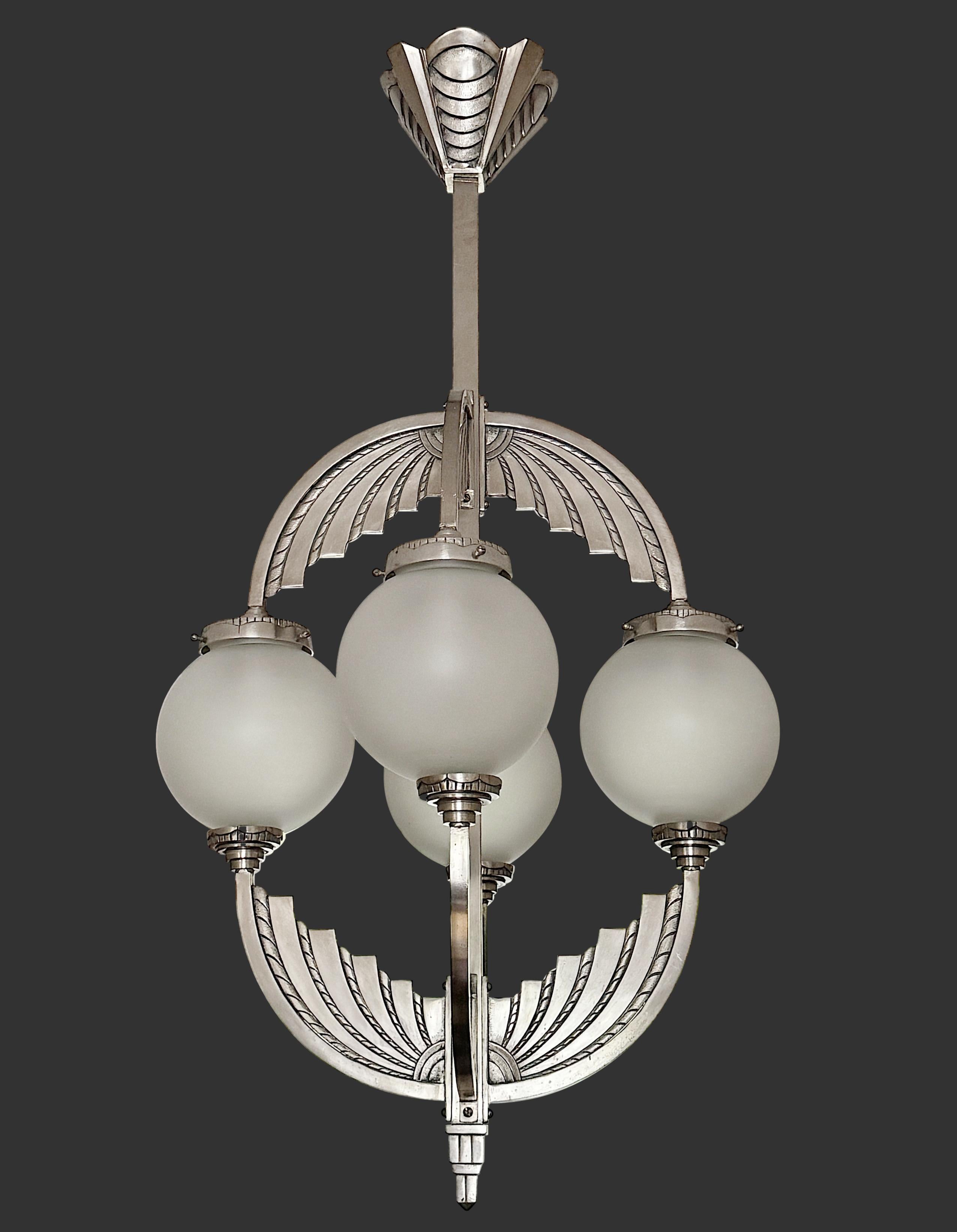 Art Déco Lampadario Modernista Francese Art Deco 1920 di Simonet Freres in vendita