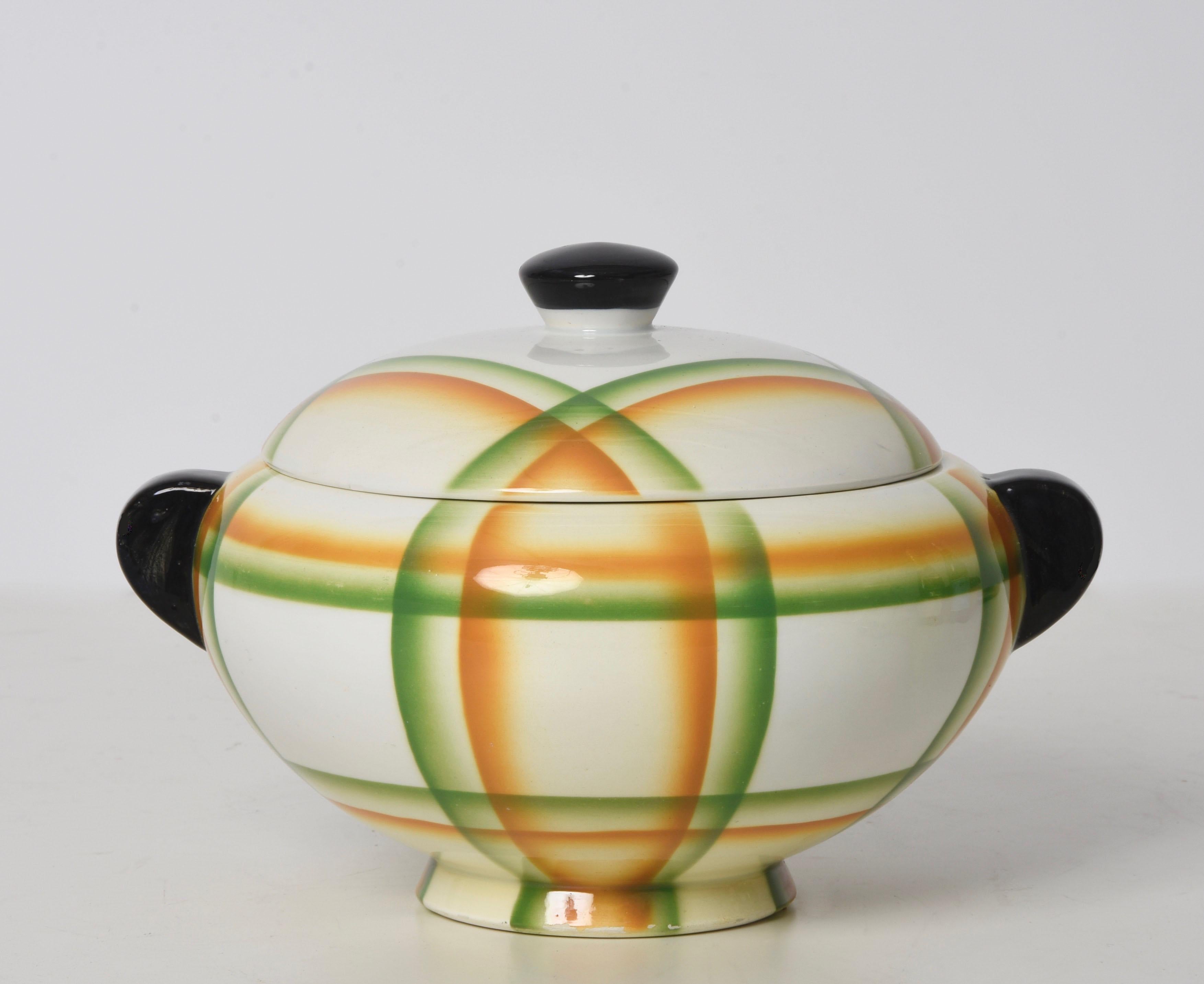 Italiano Simonetto Futuristic Airbrushed Ceramic Italian Centerpiece Soup Bowl, 1930s in vendita