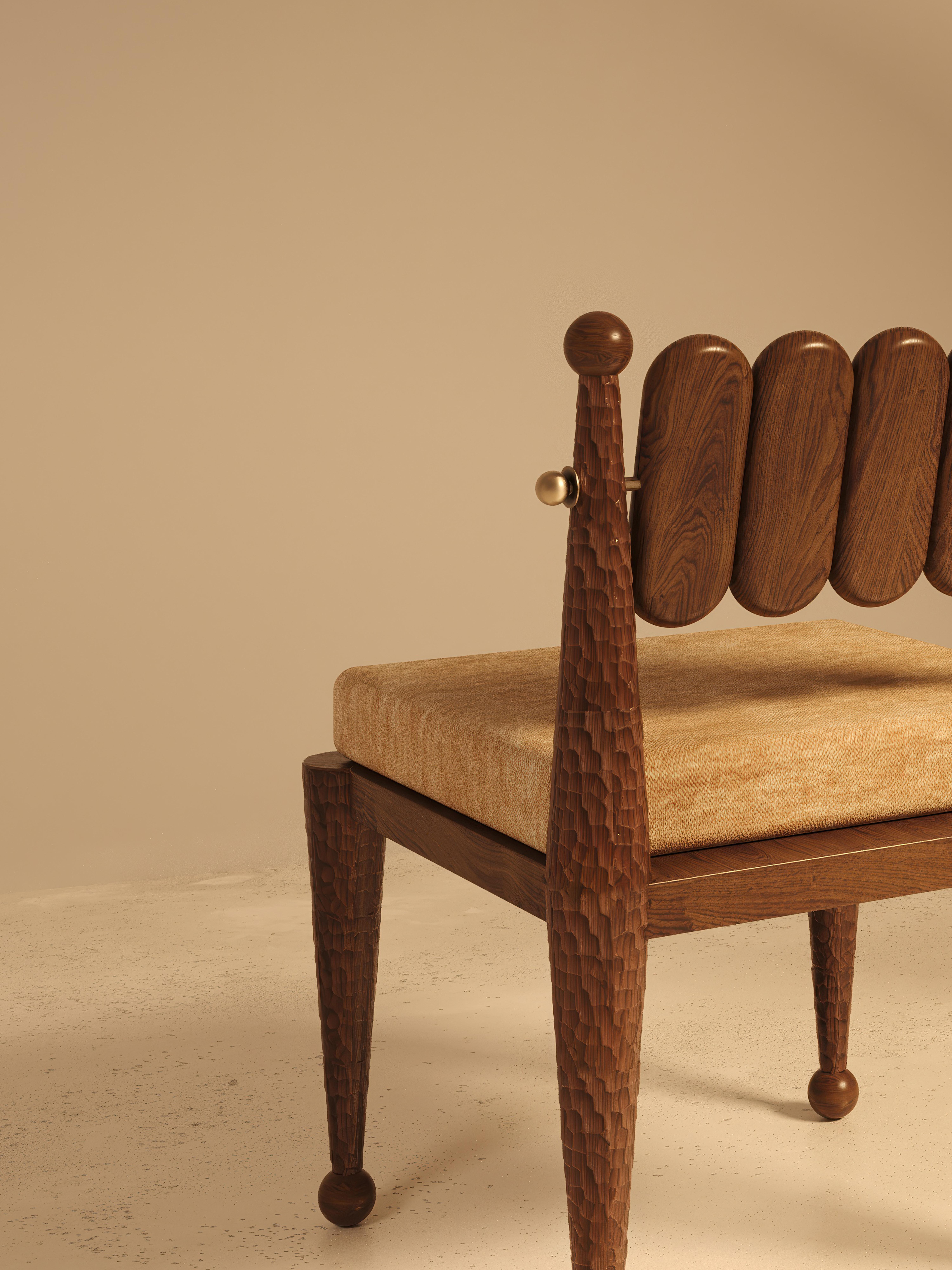 italien Chaise de salle à manger Simorgh IIII en noyer en vente