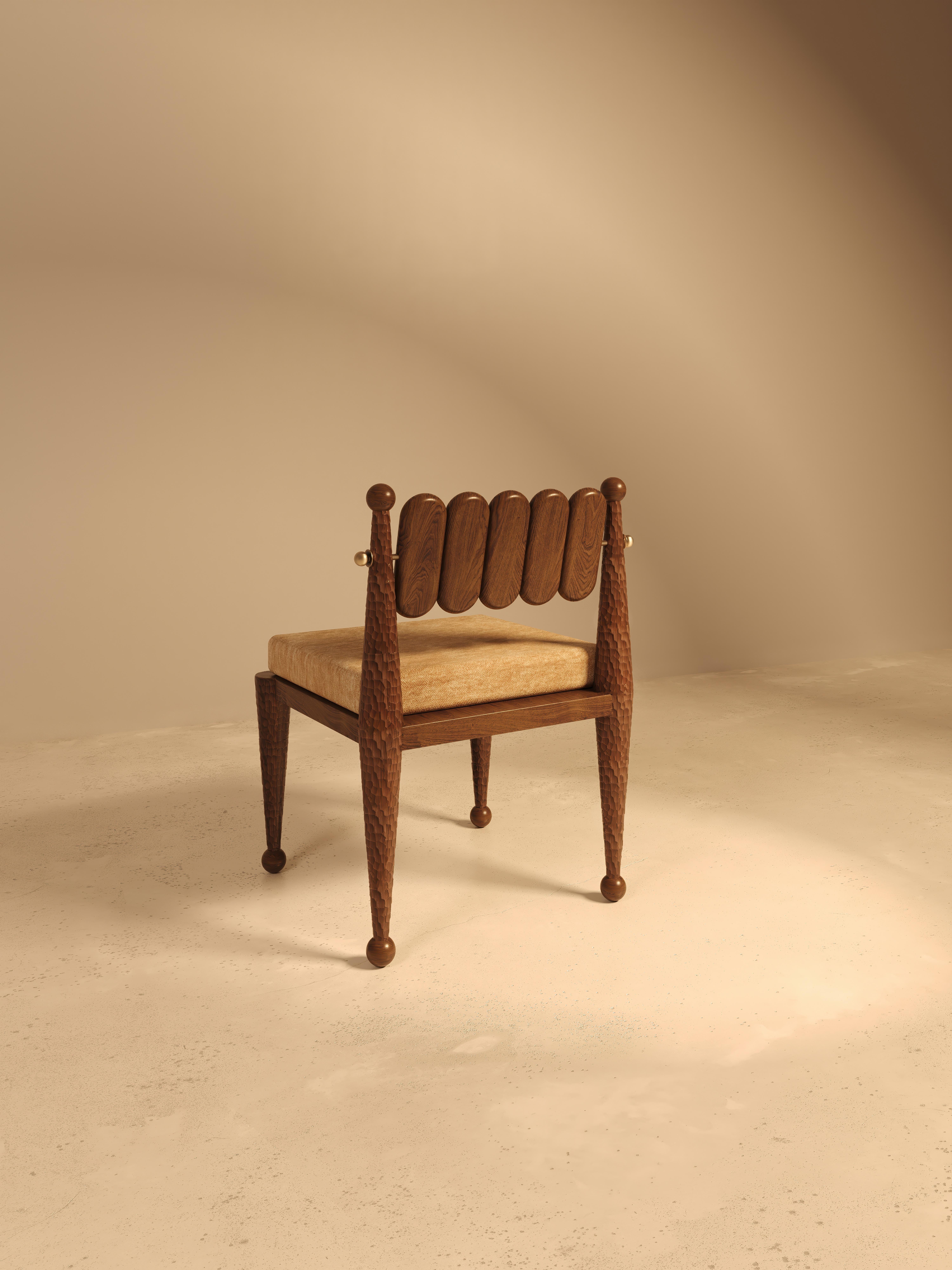 XXIe siècle et contemporain Chaise de salle à manger Simorgh IIII en noyer en vente