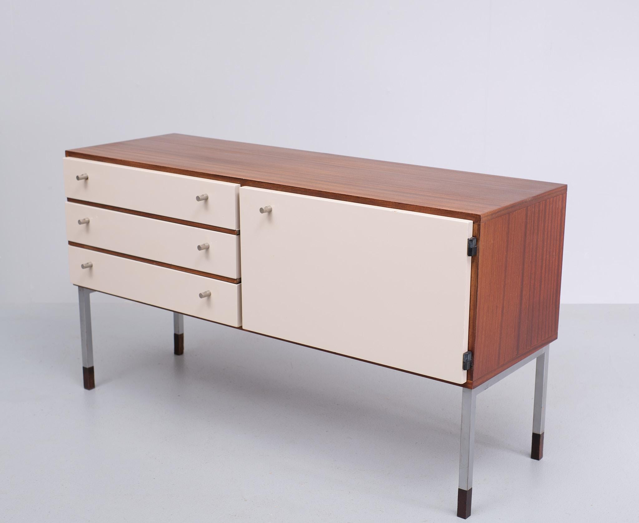 Simpla Lux small Side board  and matching cabinet 1970s Holland  For Sale 2