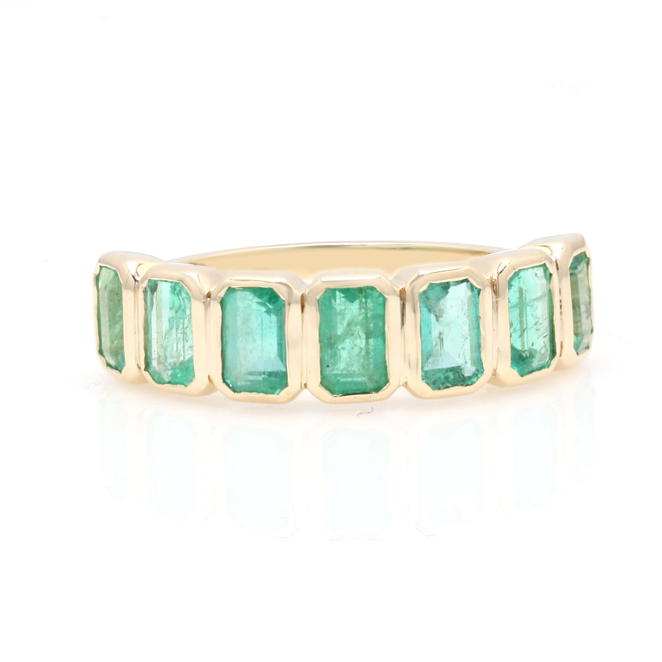 For Sale:  Simple 2.02ct Emerald Half Eternity Band Ring Inlaid in 14K Solid Yellow Gold 2
