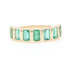 Einfacher 2,02 Karat Smaragd Halb-Eternity-Ring mit Intarsien aus 14K massivem Gelbgold