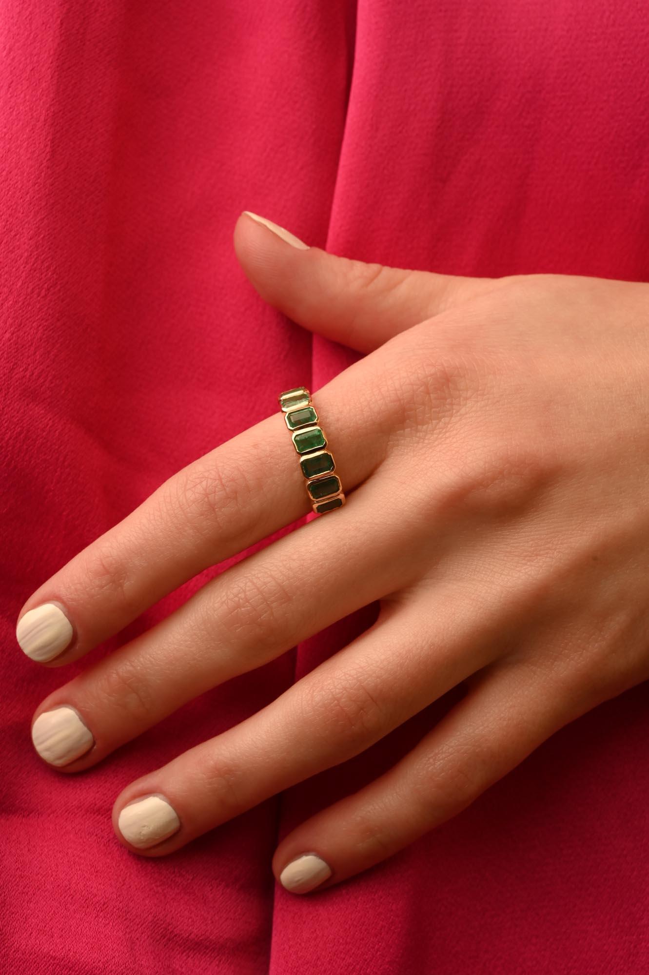 For Sale:  Simple 2.02ct Emerald Half Eternity Band Ring Inlaid in 14K Solid Yellow Gold 11