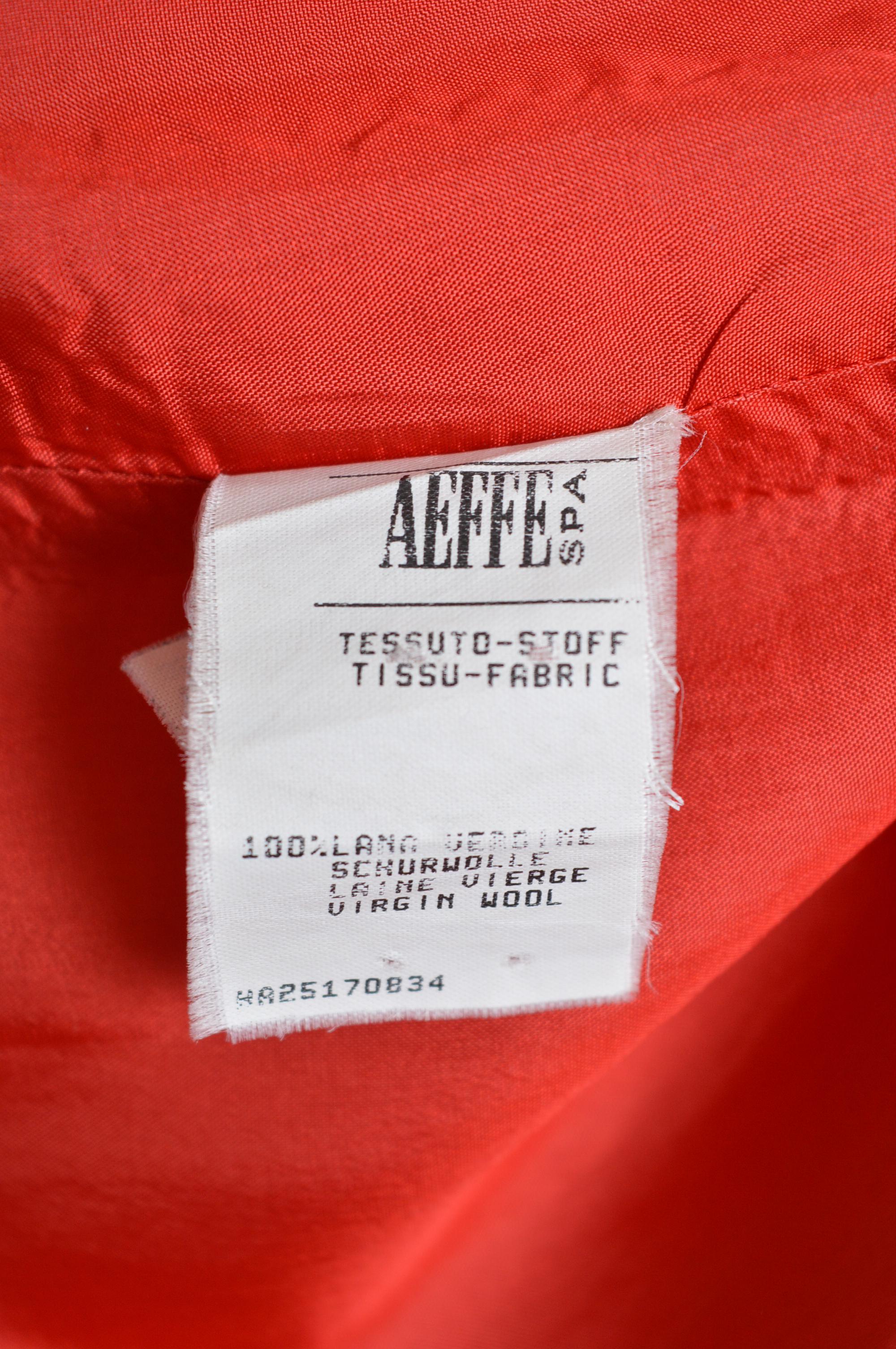 Simple 90's MOSCHINO Plain Cherry Red High Waist Pencil Mini Skirt For Sale 5