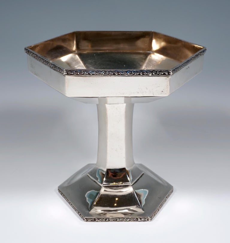 English Simple and Elegant Art Nouveau Silver Centerpiece by Viennese Master, ca. 1900 For Sale