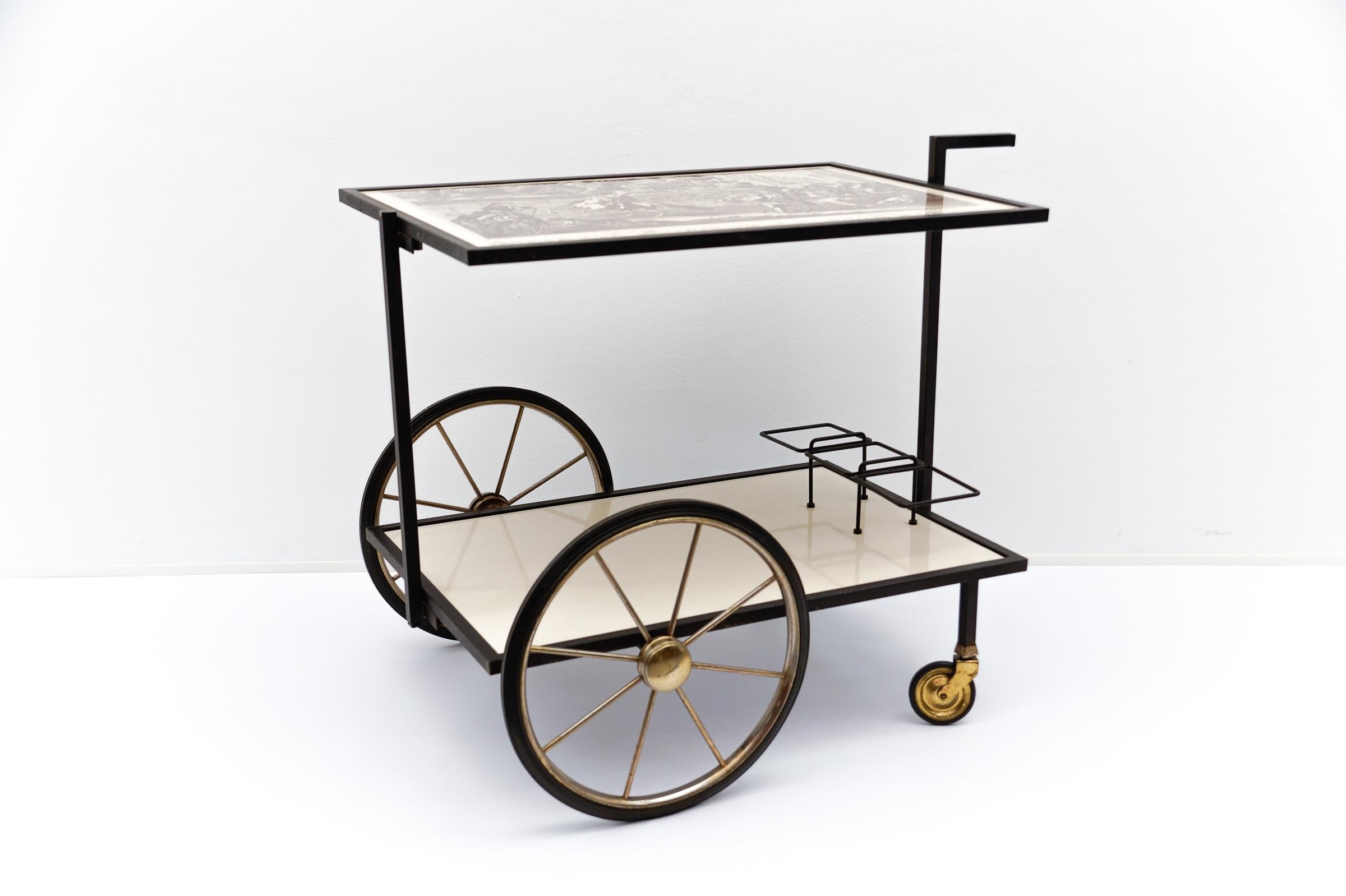 Mid-Century Modern Simple and elegant metal bar cart serving trolley, 