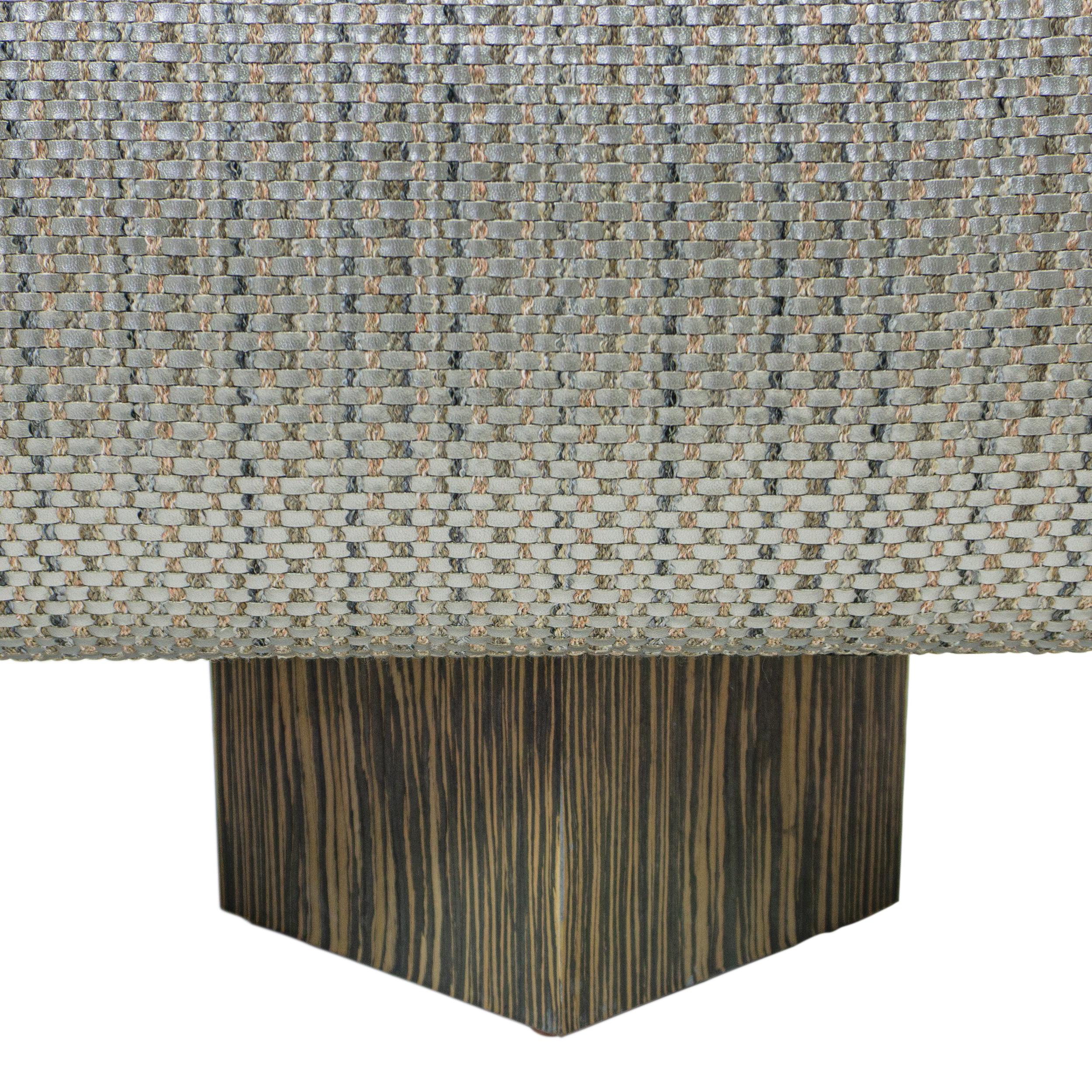 Simple Bench Upholstered in Woven Faux Leather en vente 4