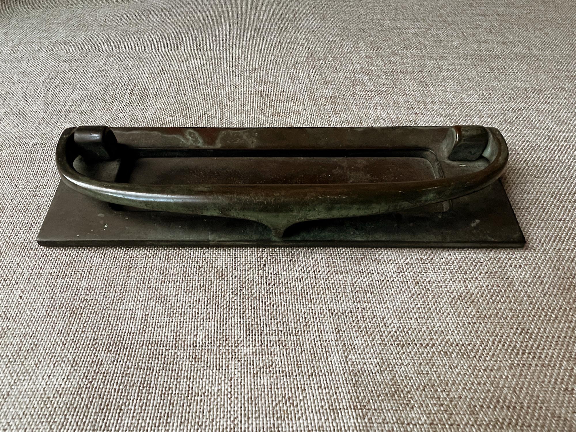 Tapa de buzón sencilla de bronce, Art Nouveau, Inglaterra Británico