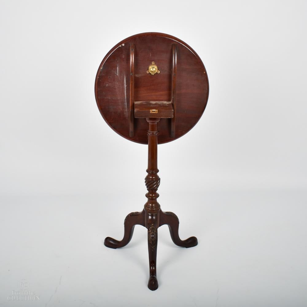 Simple Circular Tilt Top Occasional Table Circa, 1770 In Good Condition For Sale In Lincoln, GB