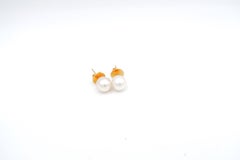 Simple Cream Freshwater Pearl Studs in 18 Karat Gold