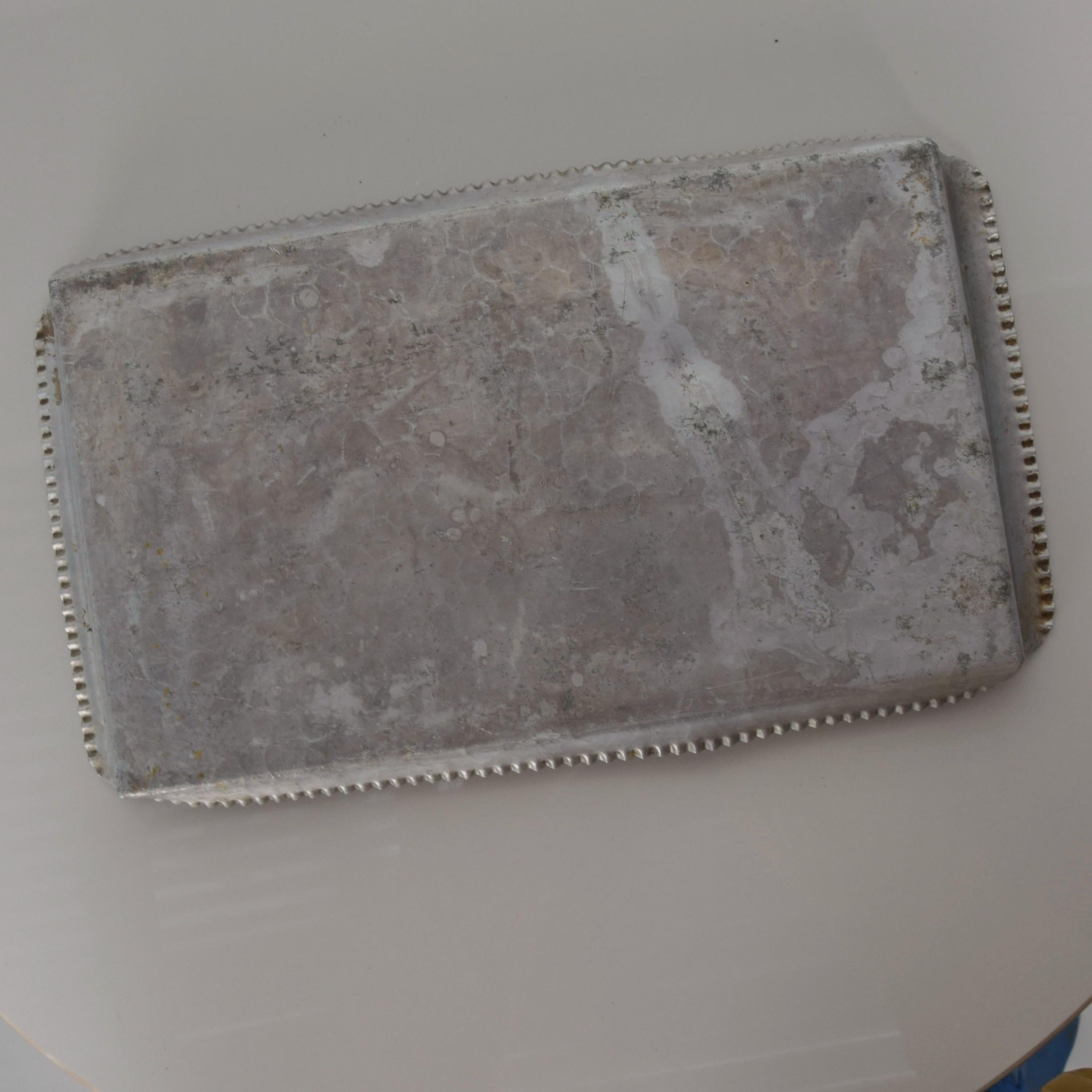 Mid-Century Modern 1950s Midcentury Serving Plate Tray in Hammered Aluminum