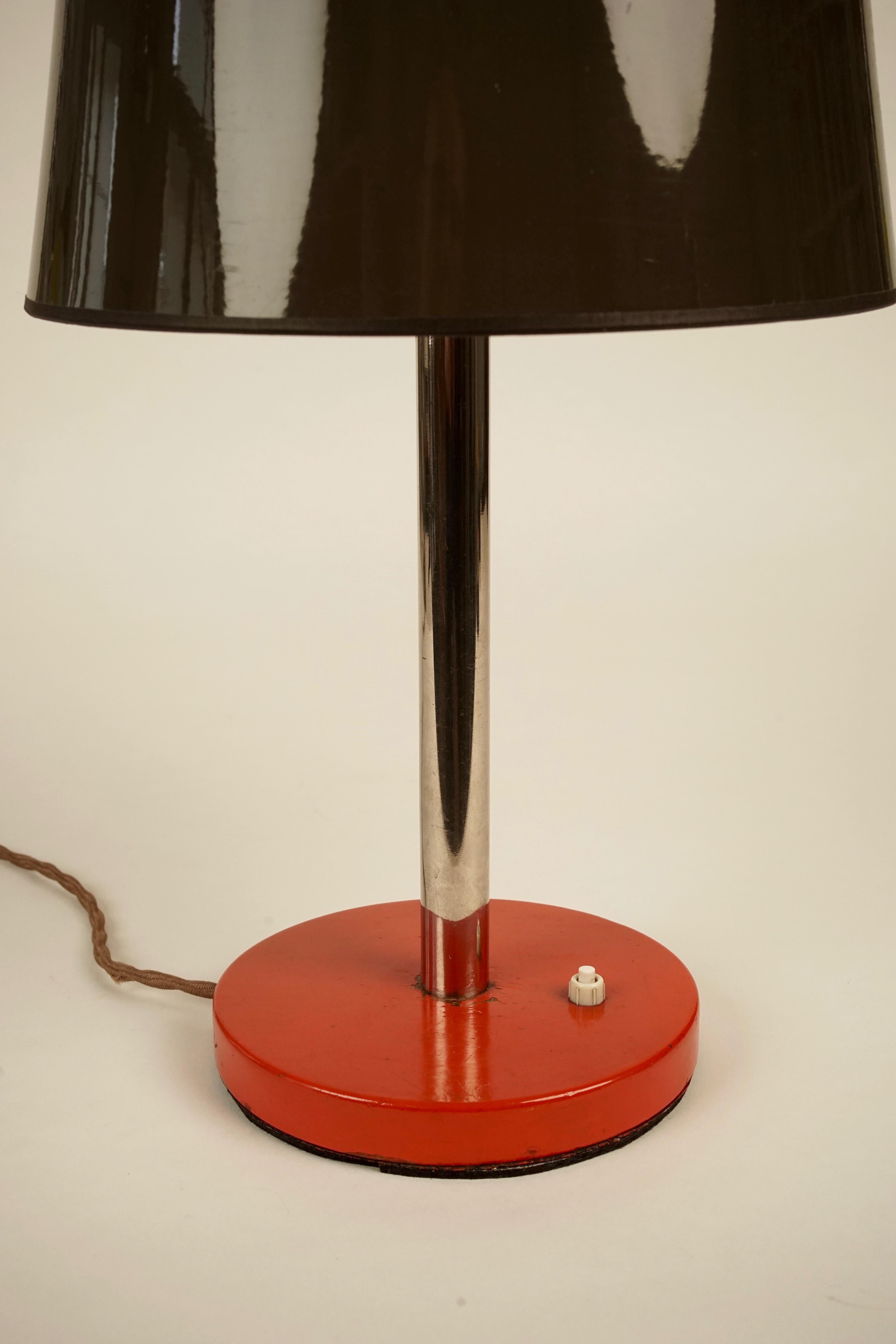 Bauhaus Lampe de table simple et élégante des années 1930 en vente