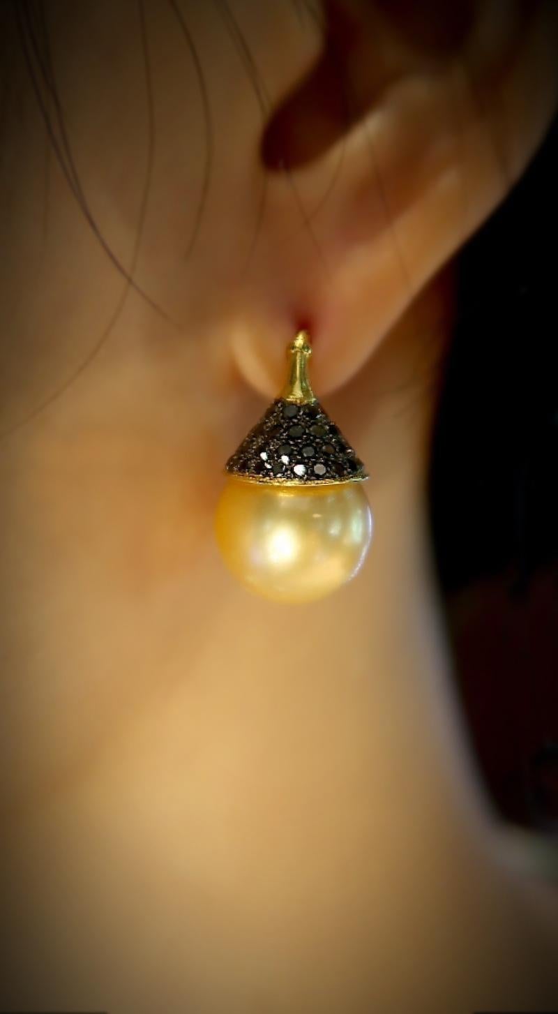 Round Cut Simple Golden Gold South Sea Pearl Black Diamond Cap Pierced Drop Earrings For Sale