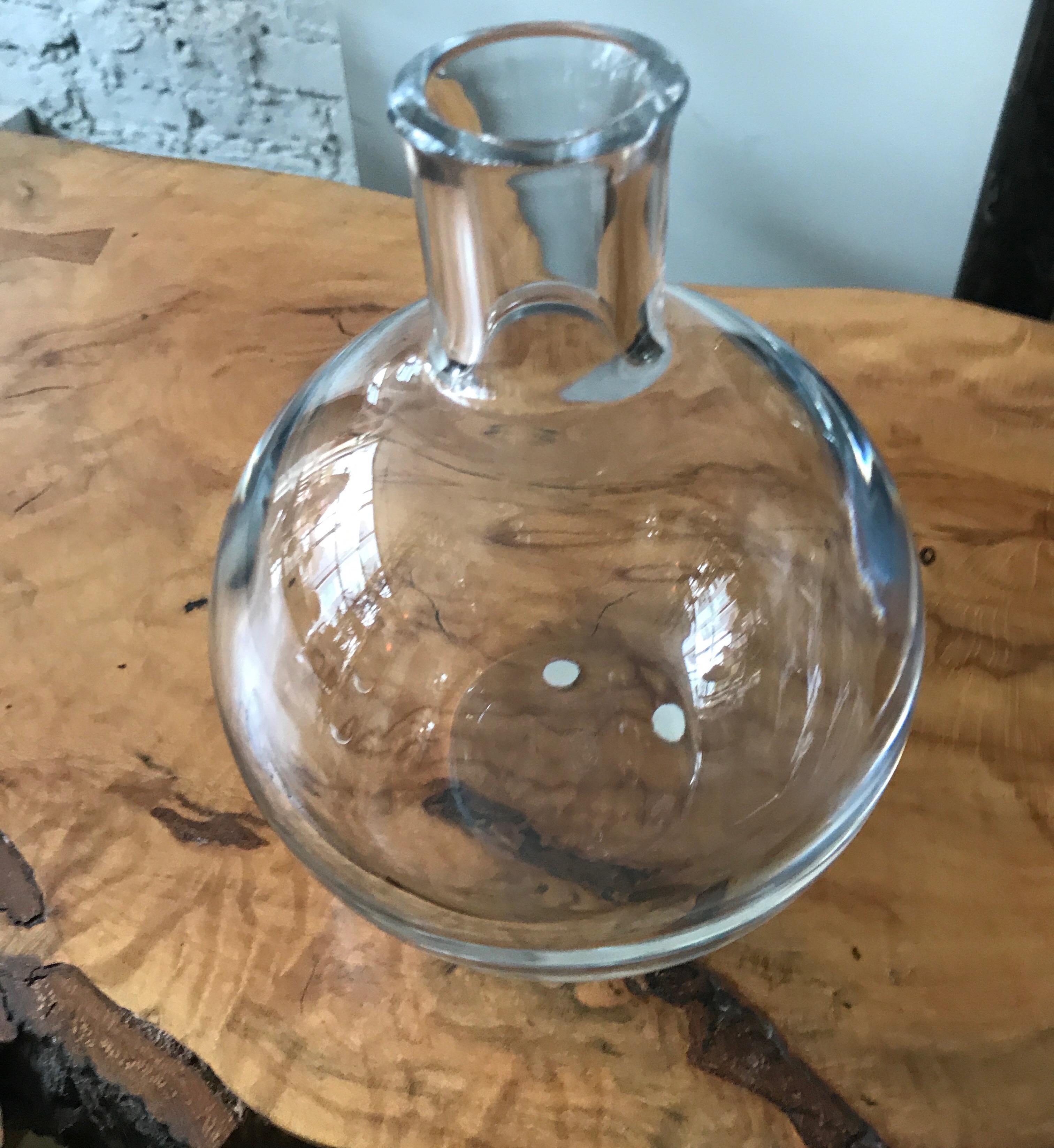 Modern clear crystal Baccarat vase made in France.
Simple elegant decorative profile is at home in any decor.
The vase is quite thick and substantial.
Stamped Baccarat France to the base.