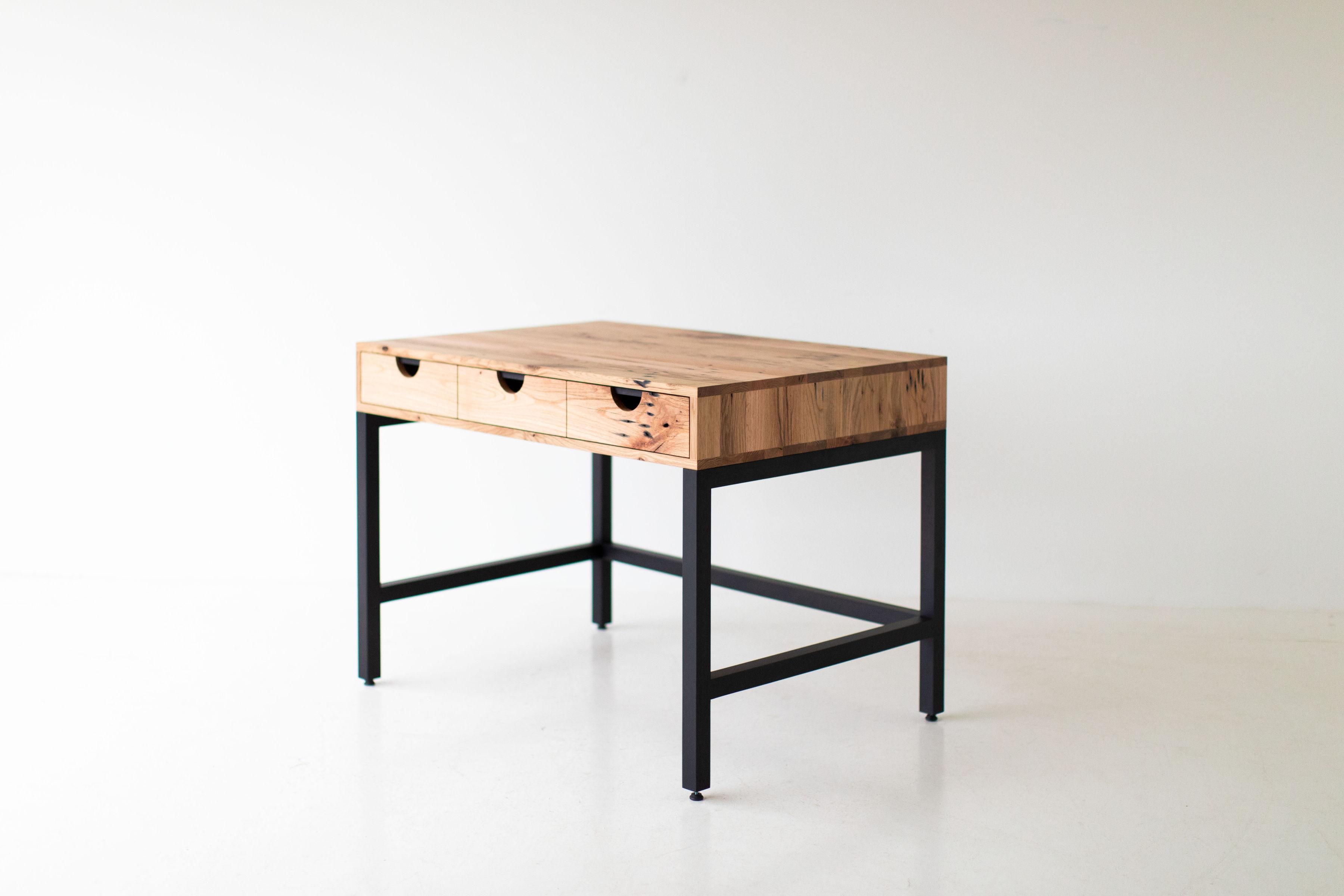 Moderner Schreibtisch aus aufgearbeiteter Eiche und Nussbaumholz im Angebot 6