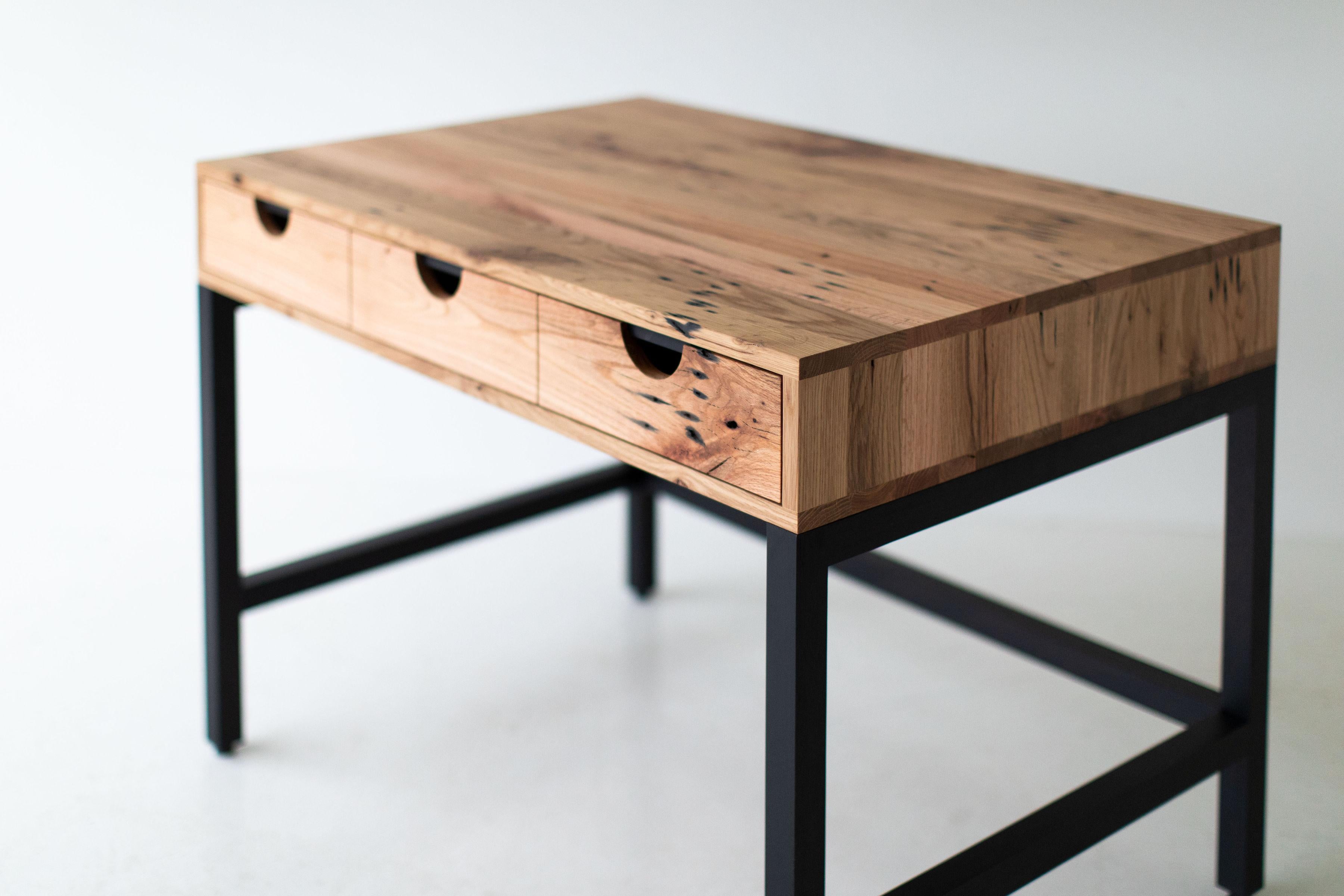Moderner Schreibtisch aus aufgearbeiteter Eiche und Nussbaumholz im Angebot 8
