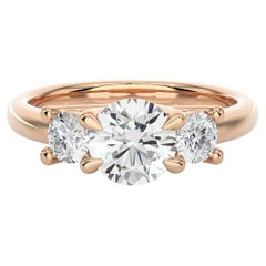 Anillo sencillo de tres piedras de moissanita para mamá en oro rosa chapado en 925  Silver