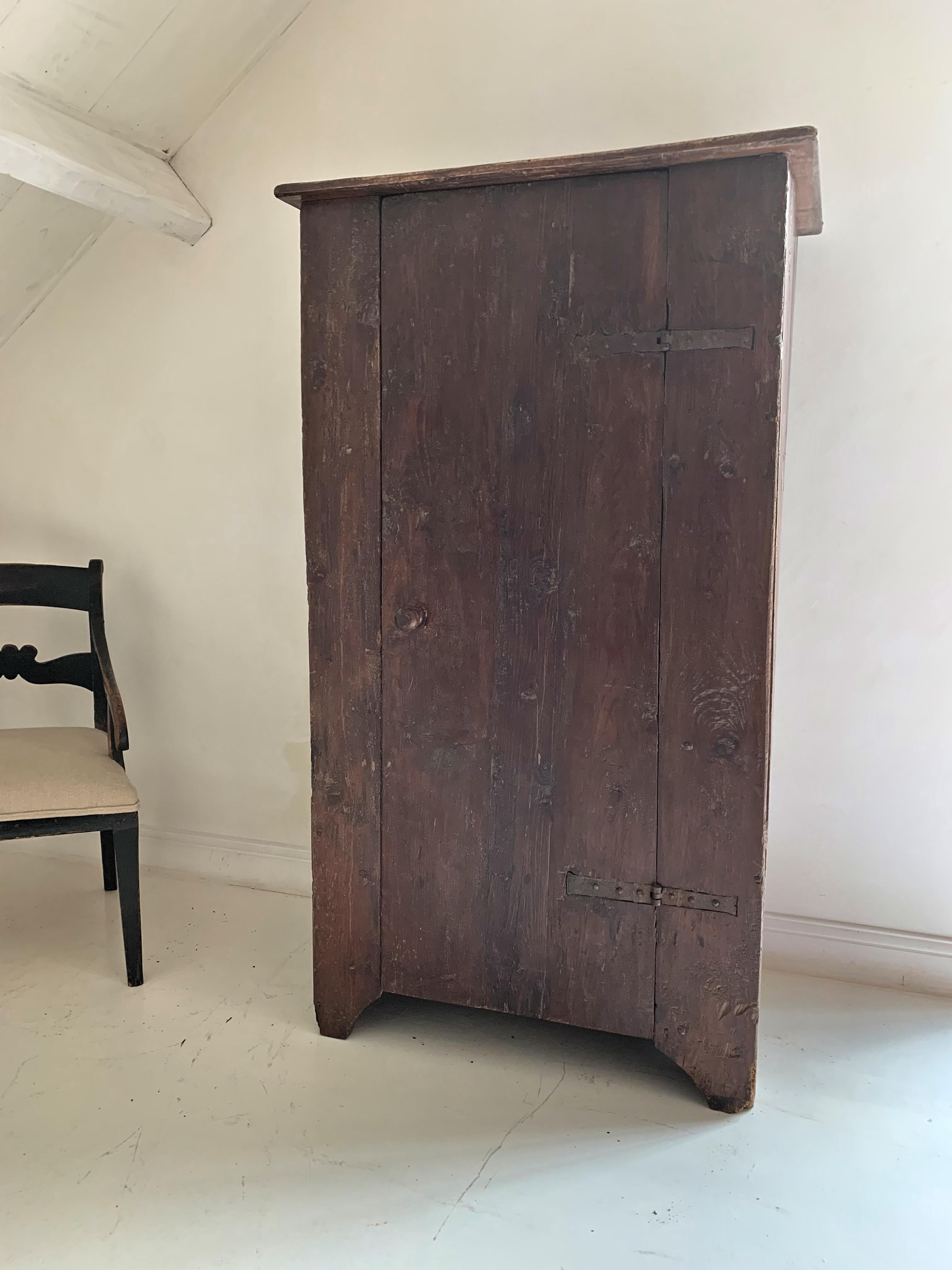 Victorian Simple Mountain Cupboard For Sale