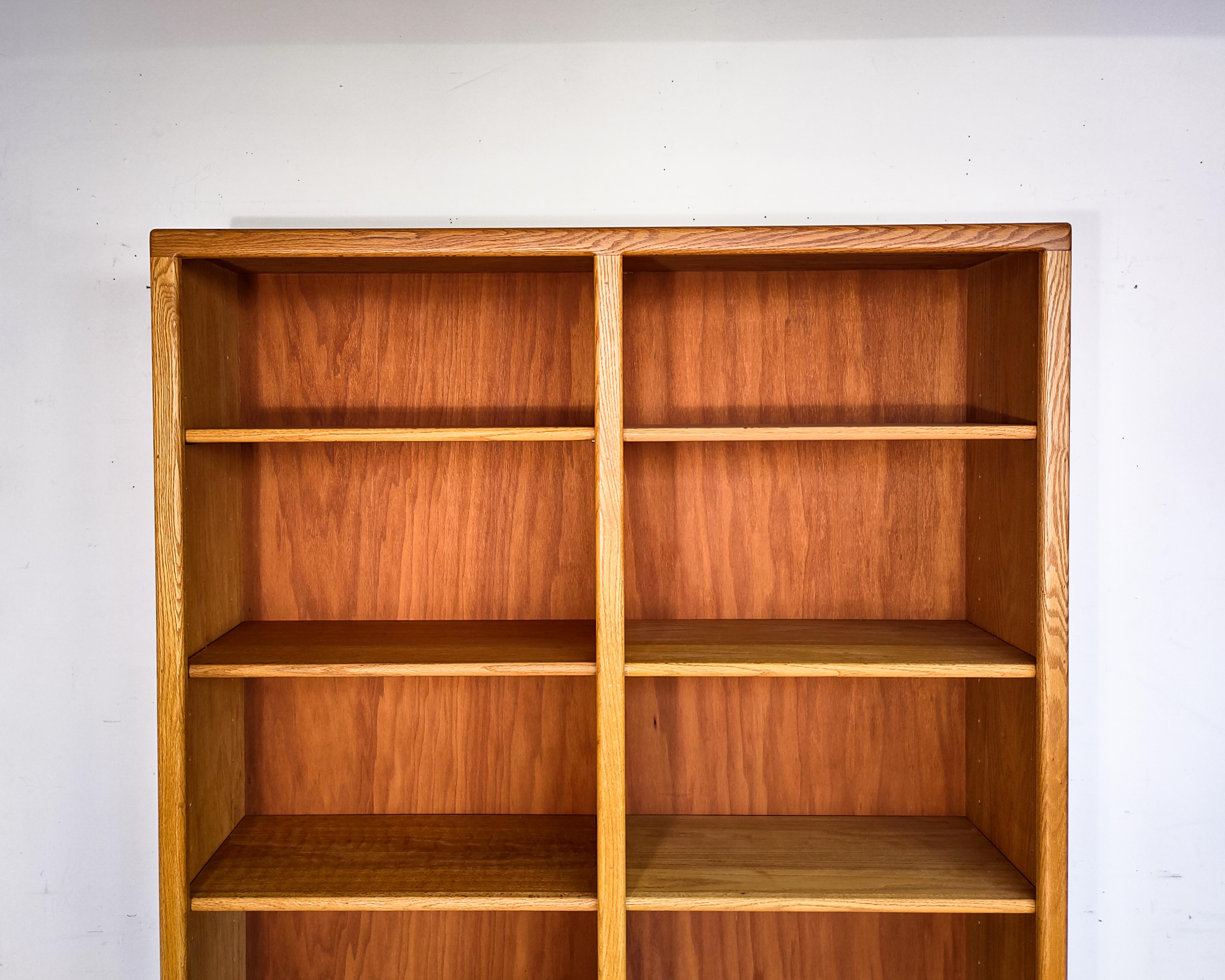 Simple Oak Tall Double Bookcase / Book Shelf In Good Condition In Hawthorne, CA