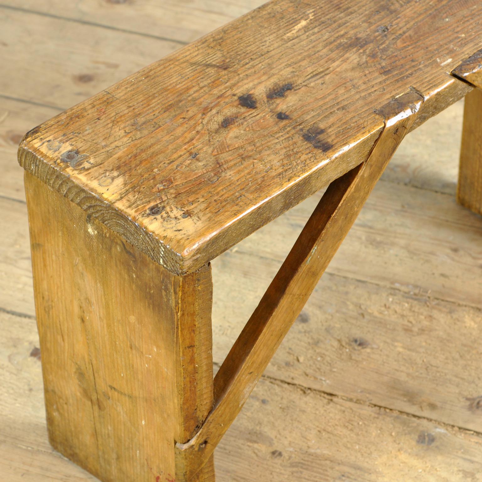 Simple Pine Stool, Circa 1930 In Good Condition For Sale In Amsterdam, Noord Holland
