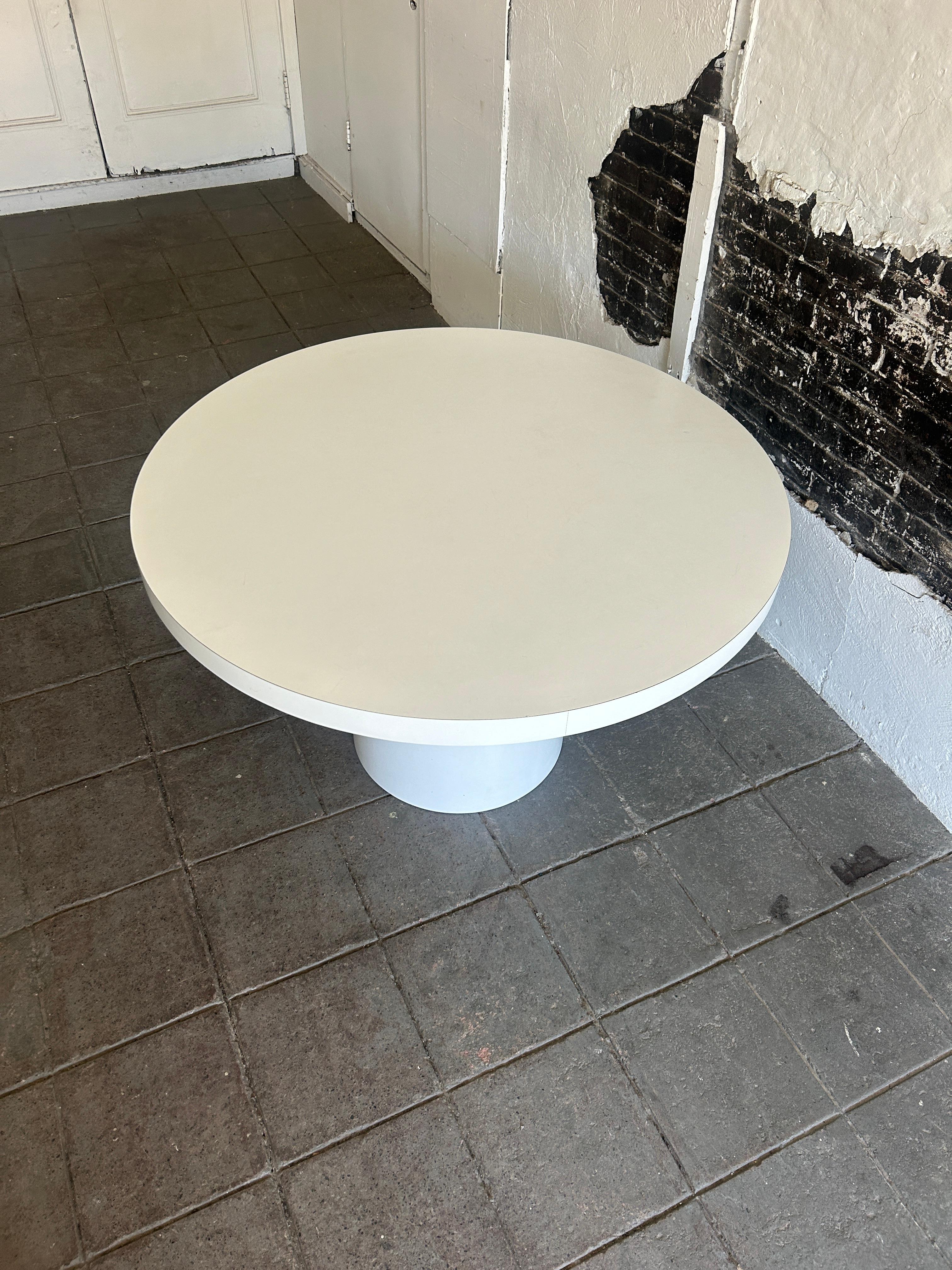 Late 20th Century Simple Post Modern white Laminate round dining game table For Sale