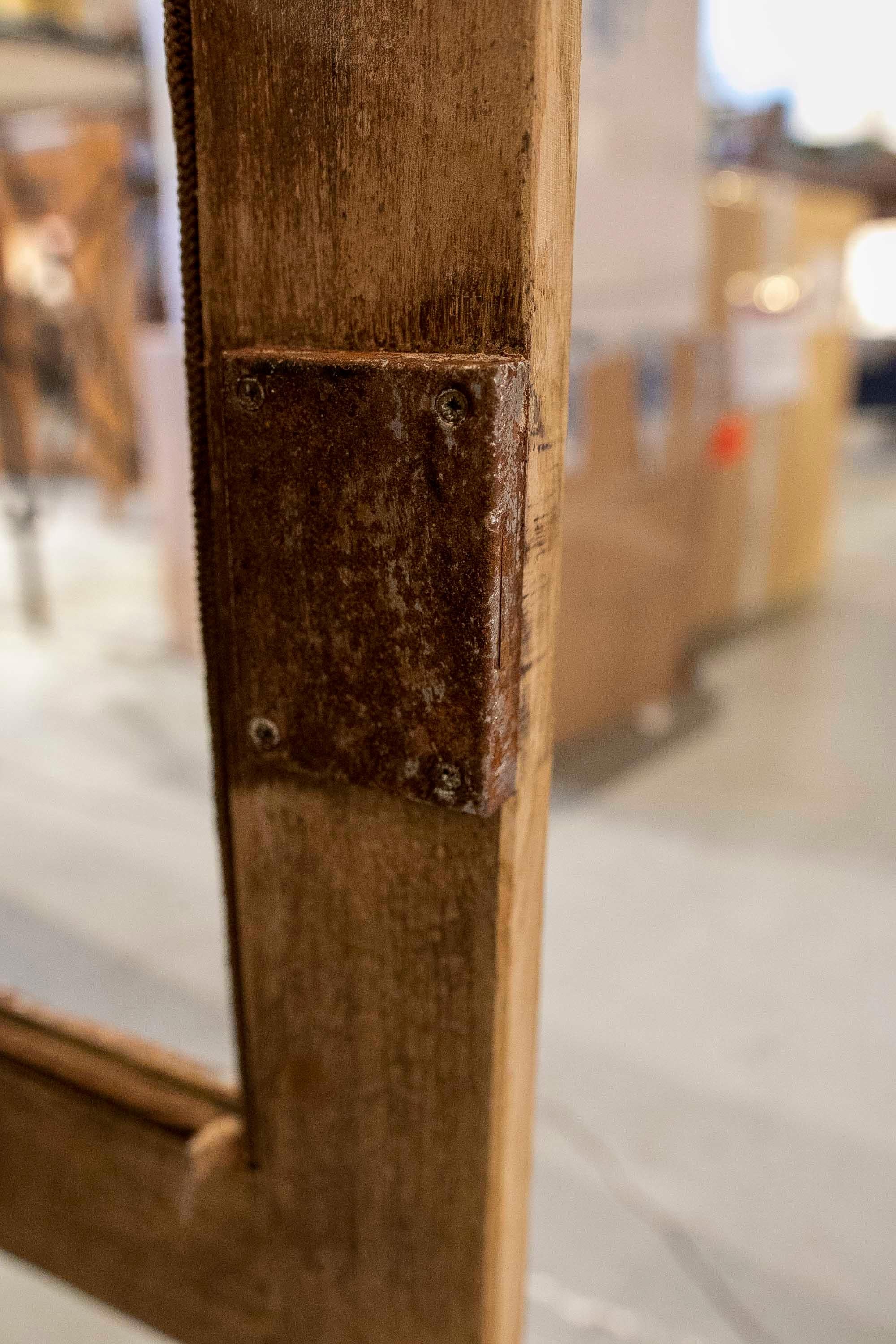 Einfaches Sideboard aus gewaschenem Holz mit zwei Türen  im Angebot 6