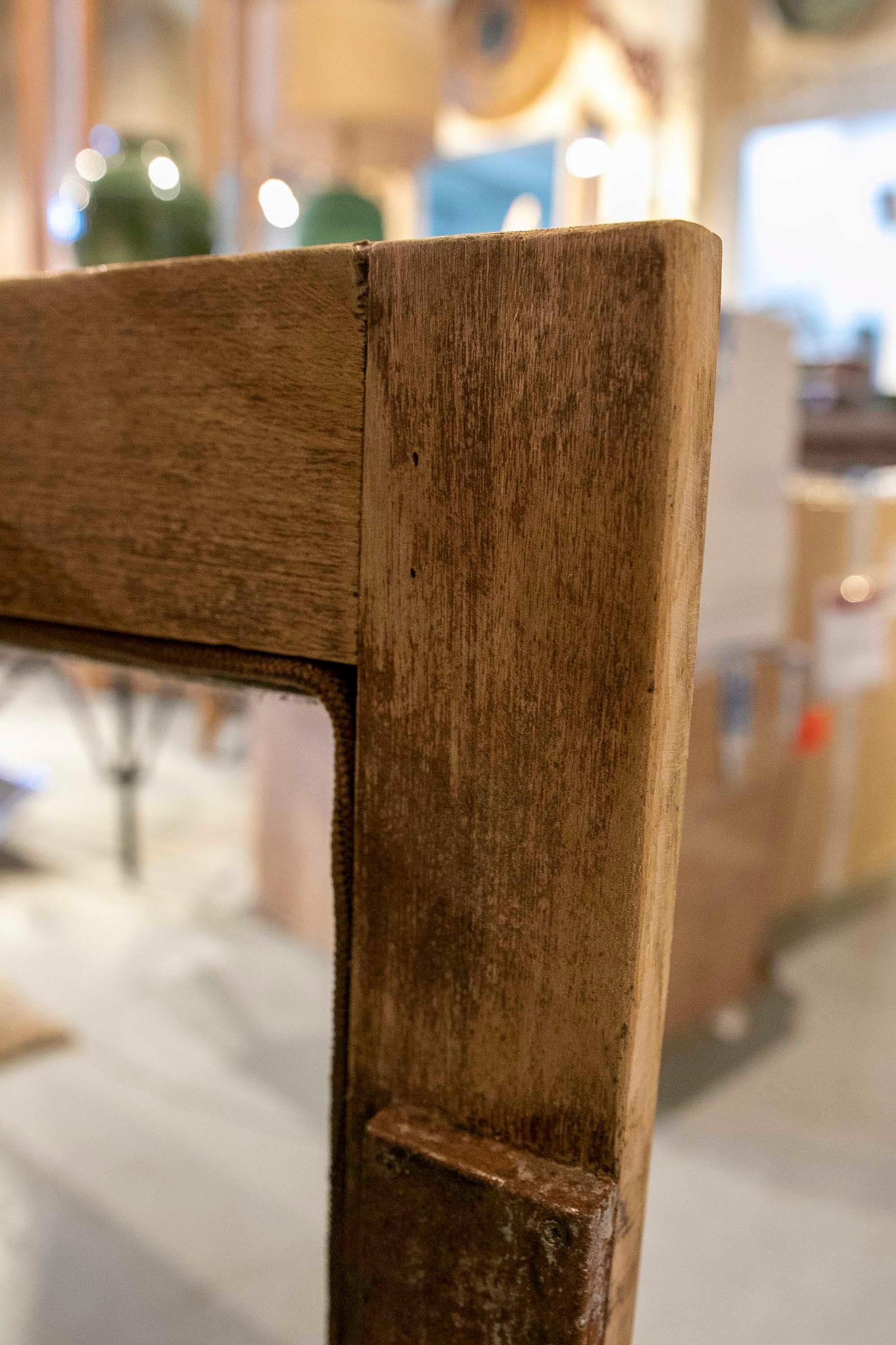 Einfaches Sideboard aus gewaschenem Holz mit zwei Türen  im Angebot 7