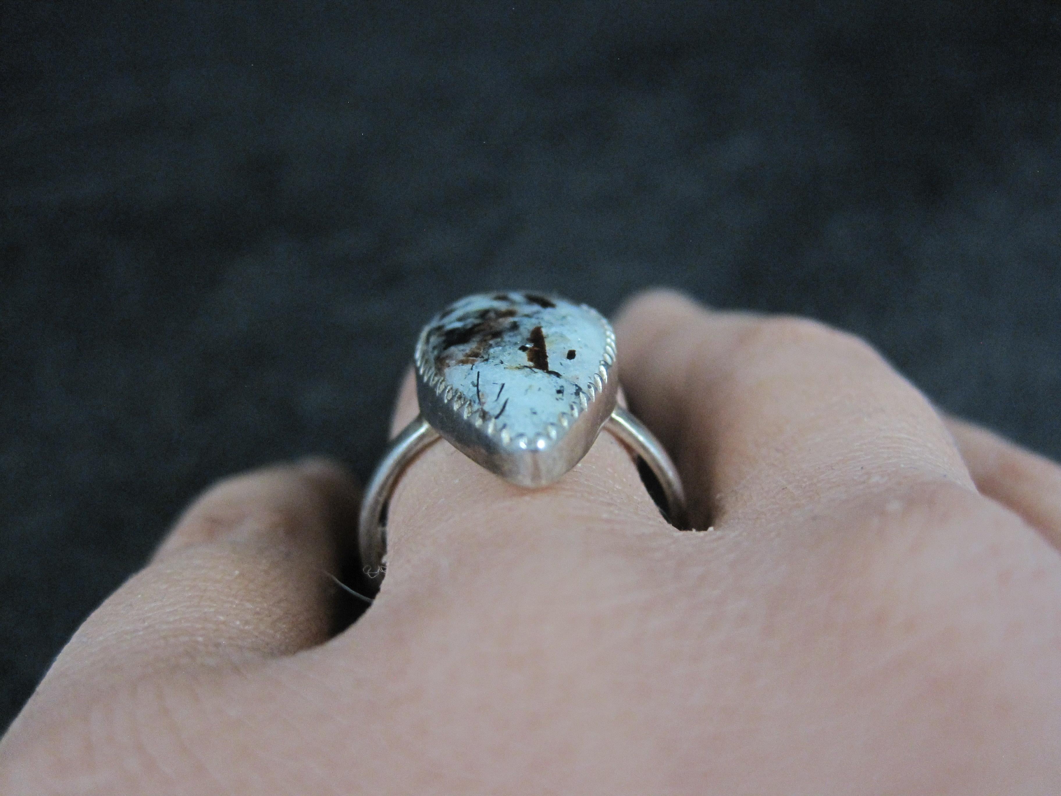 Bague simple en sterling Astrophylite Taille 8 en vente 4