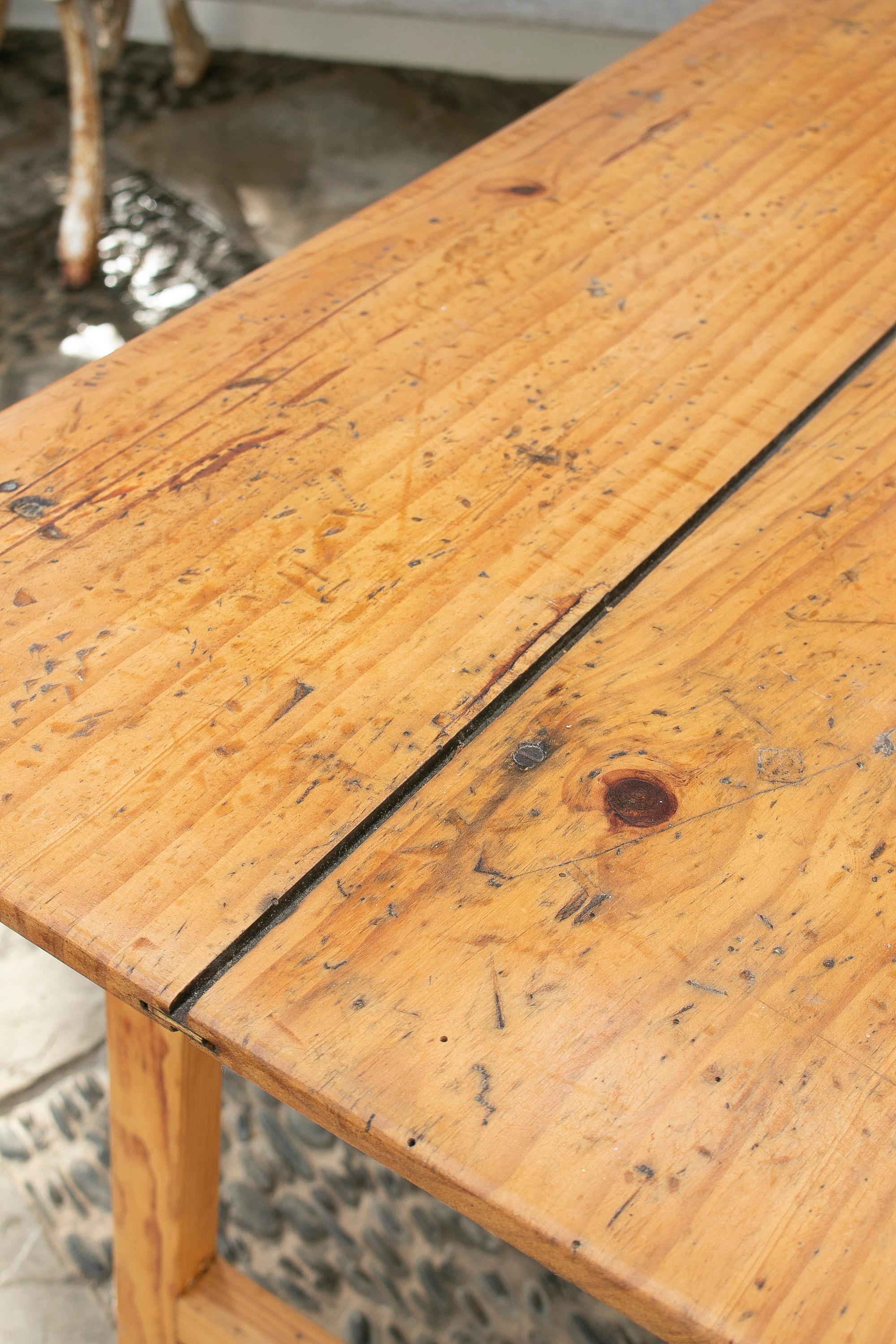 Simple Spanish Country Table in Pine Wood For Sale 11