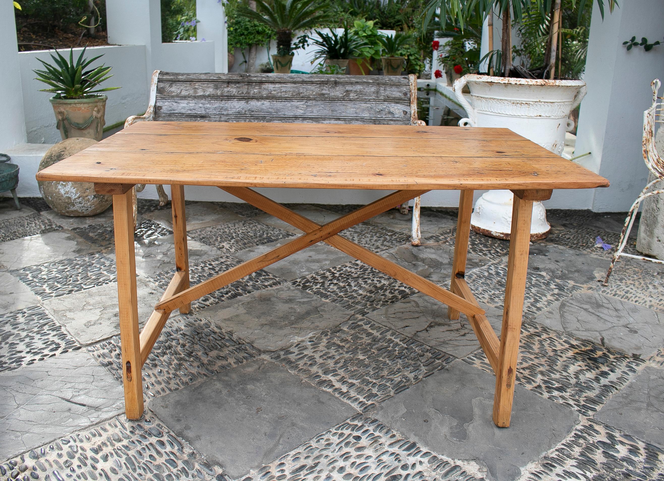 20th Century Simple Spanish Country Table in Pine Wood For Sale