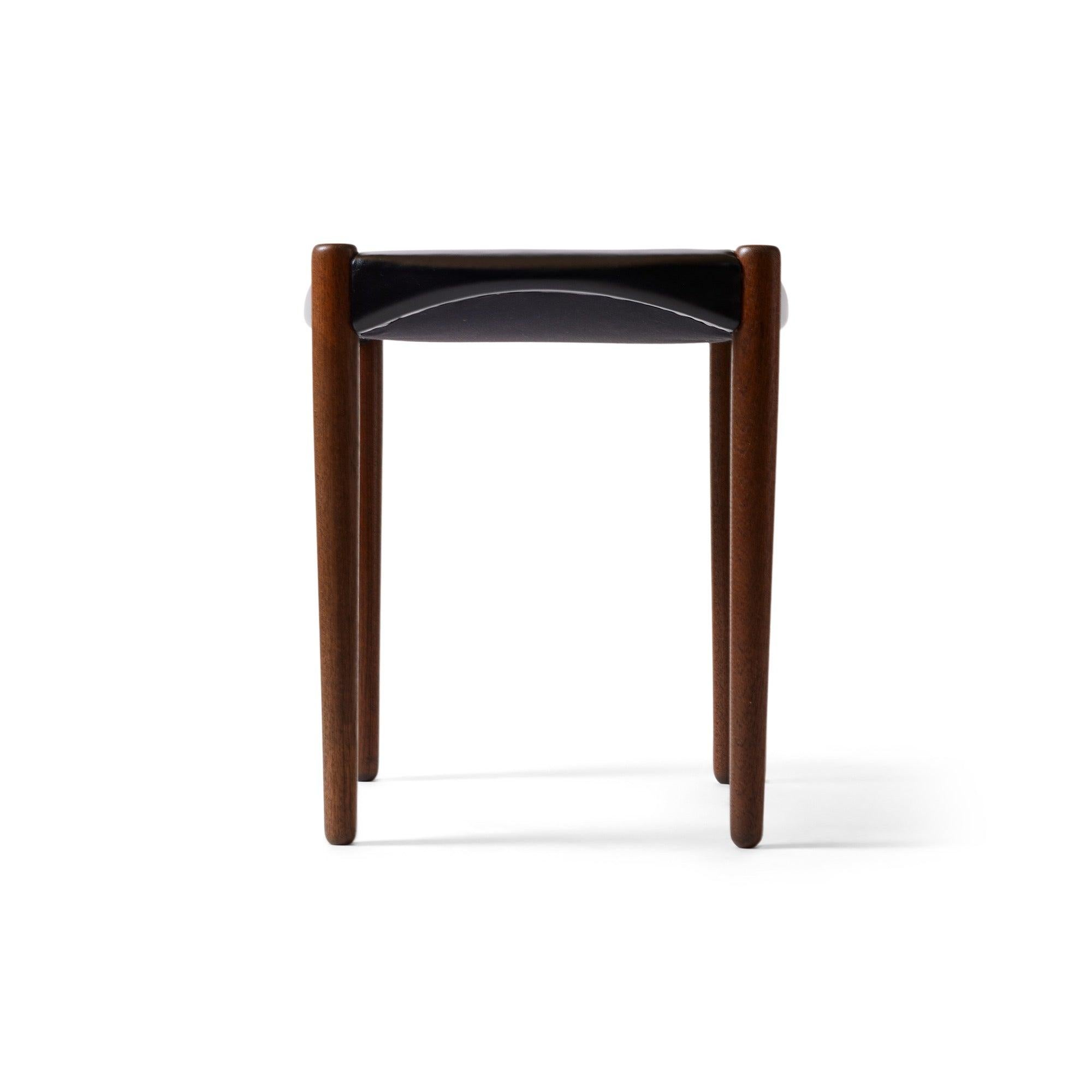 Sgabello Simple di Ejner Larsen e Aksel Bender Madsen per Willy Beck In condizioni ottime in vendita a Sagaponack, NY
