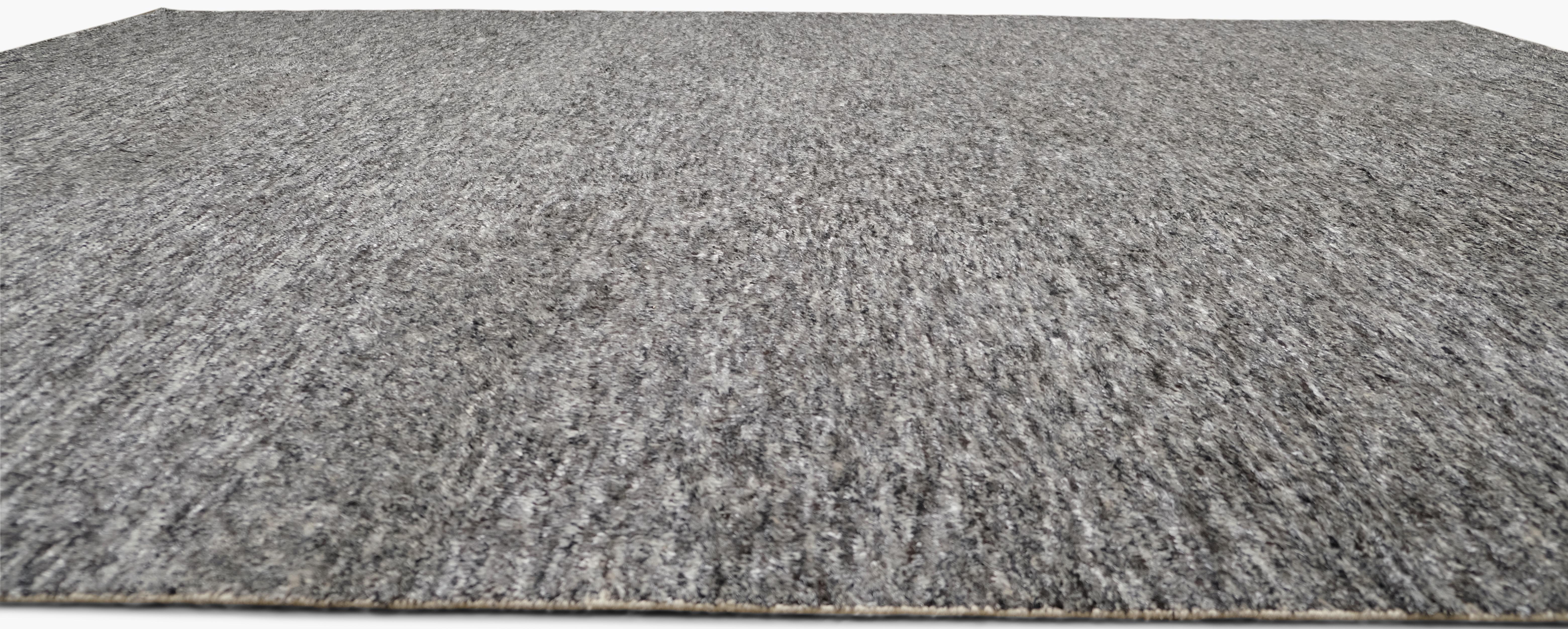 Einfacher strukturierter anthrazitgrauer Wollteppich 12'1''x16'1'' (Minimalistisch) im Angebot