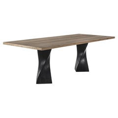 Table simple en bois torsadé, conçue par Studio Excalibur, fabriquée en Italie 