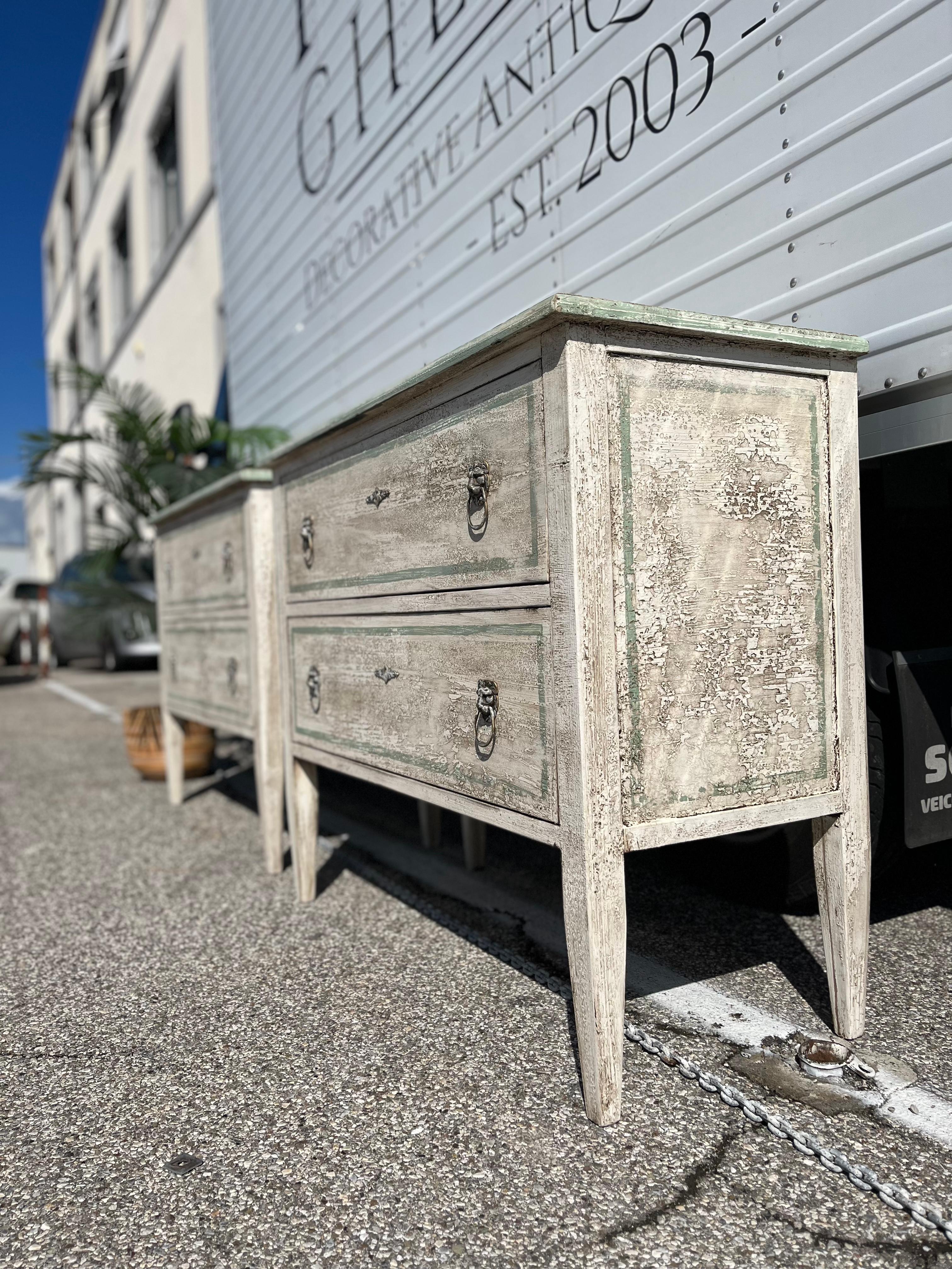 Italian Simple white patina drawer in vendita