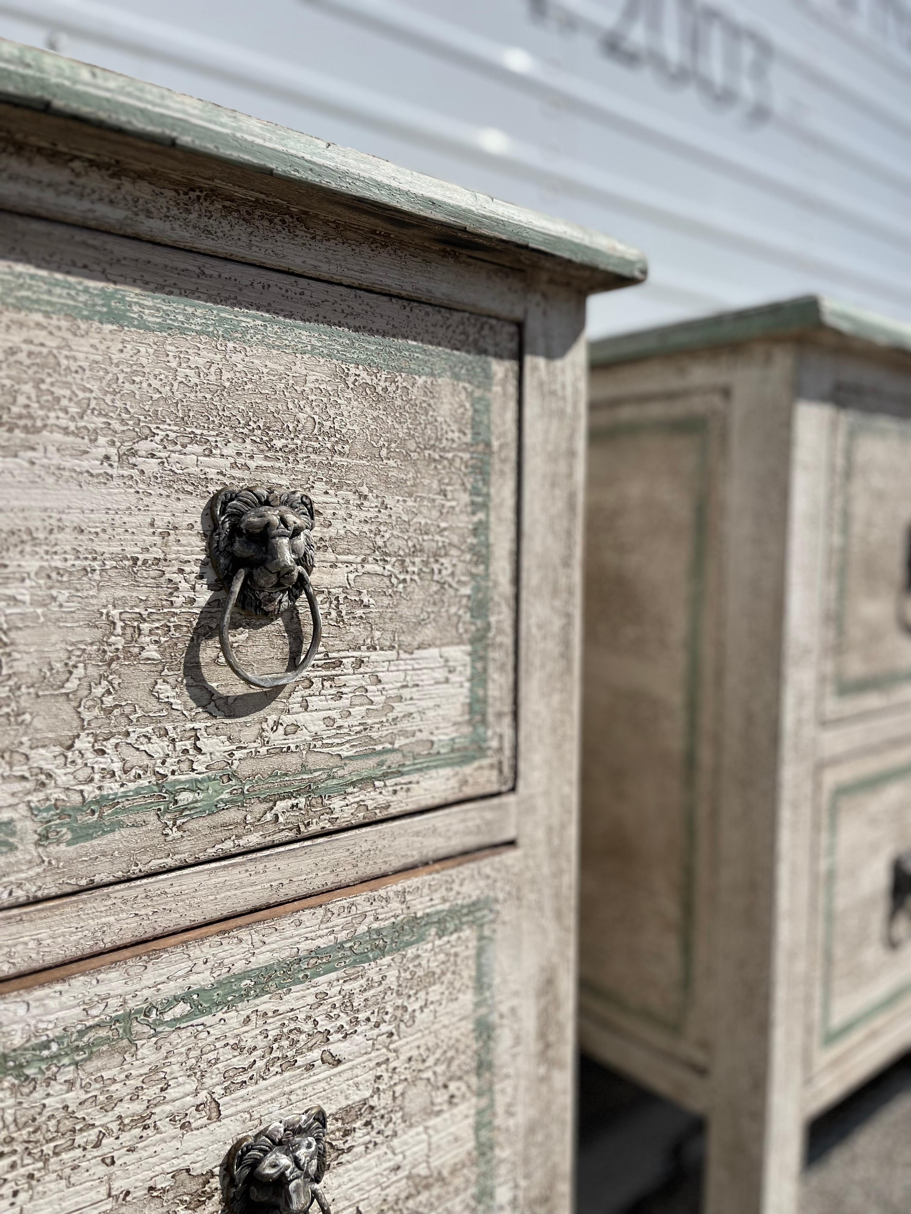 Legno Simple white patina drawer in vendita
