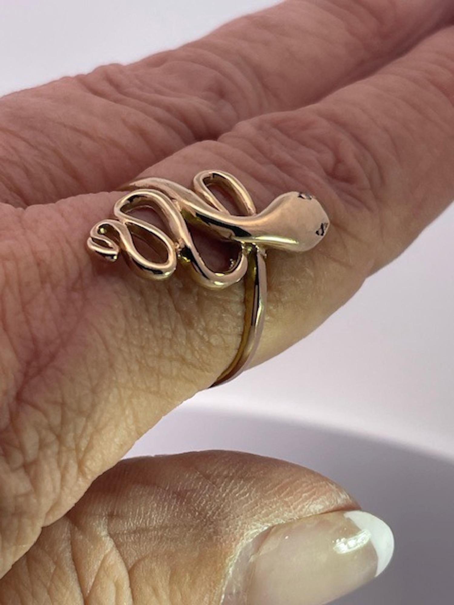 Anillo simple de serpiente de oro amarillo 14K Artista en venta