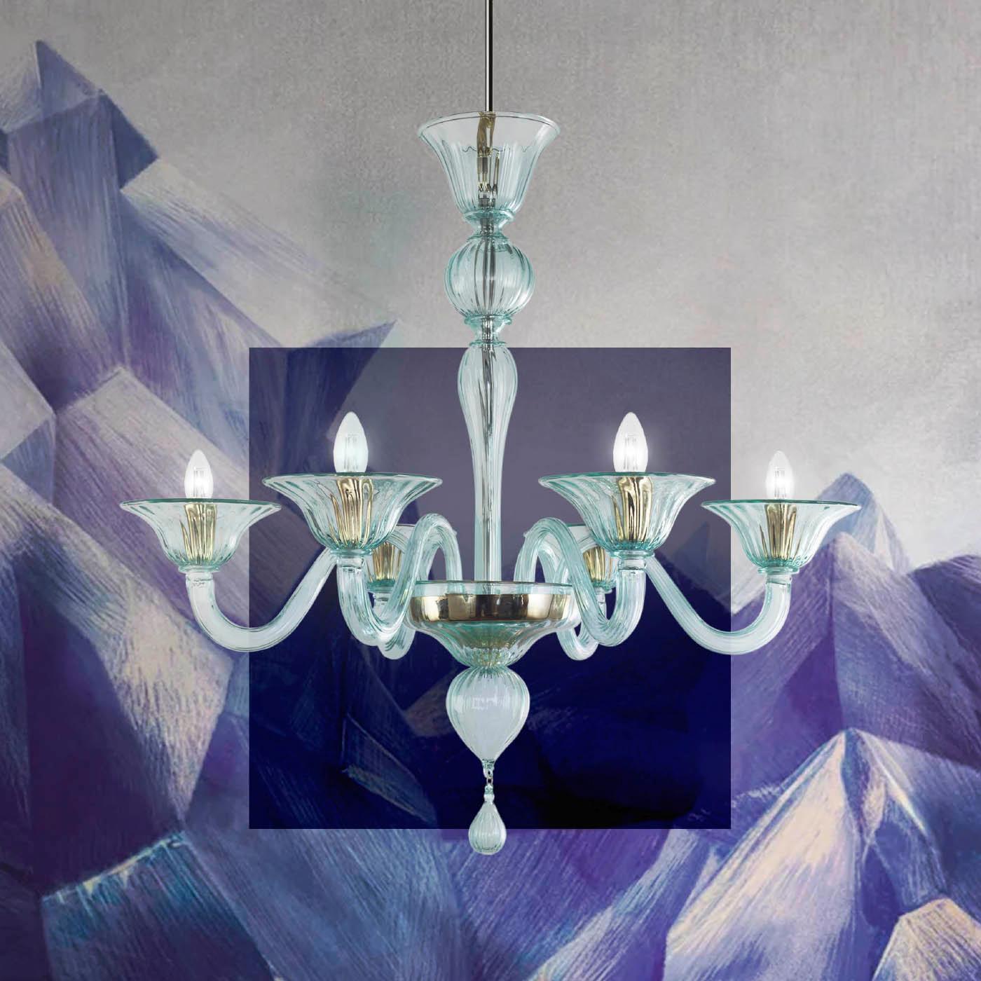 Lustre Simplicissimus 360, 6 lumières, verre artistique Aquamarine par Multiforme
Cette collection en verre de Murano se caractérise par une superbe simplicité. Il est le résultat d'une recherche qui renvoie aux lustres classiques de Murano dans le